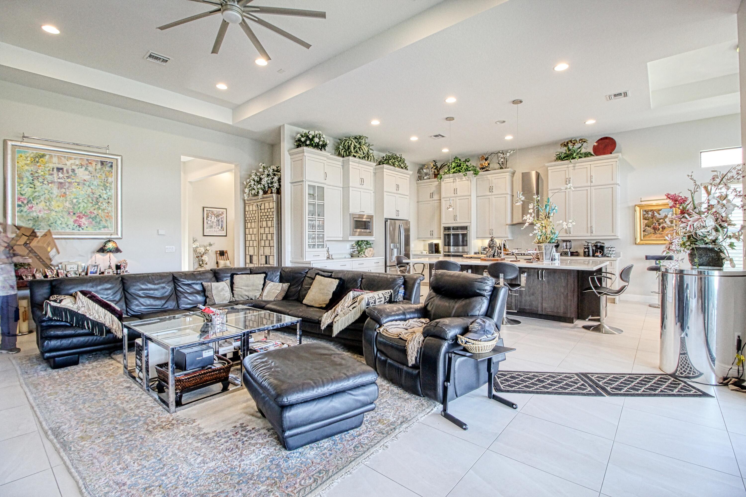 PARKLAND ROYALE - Residential