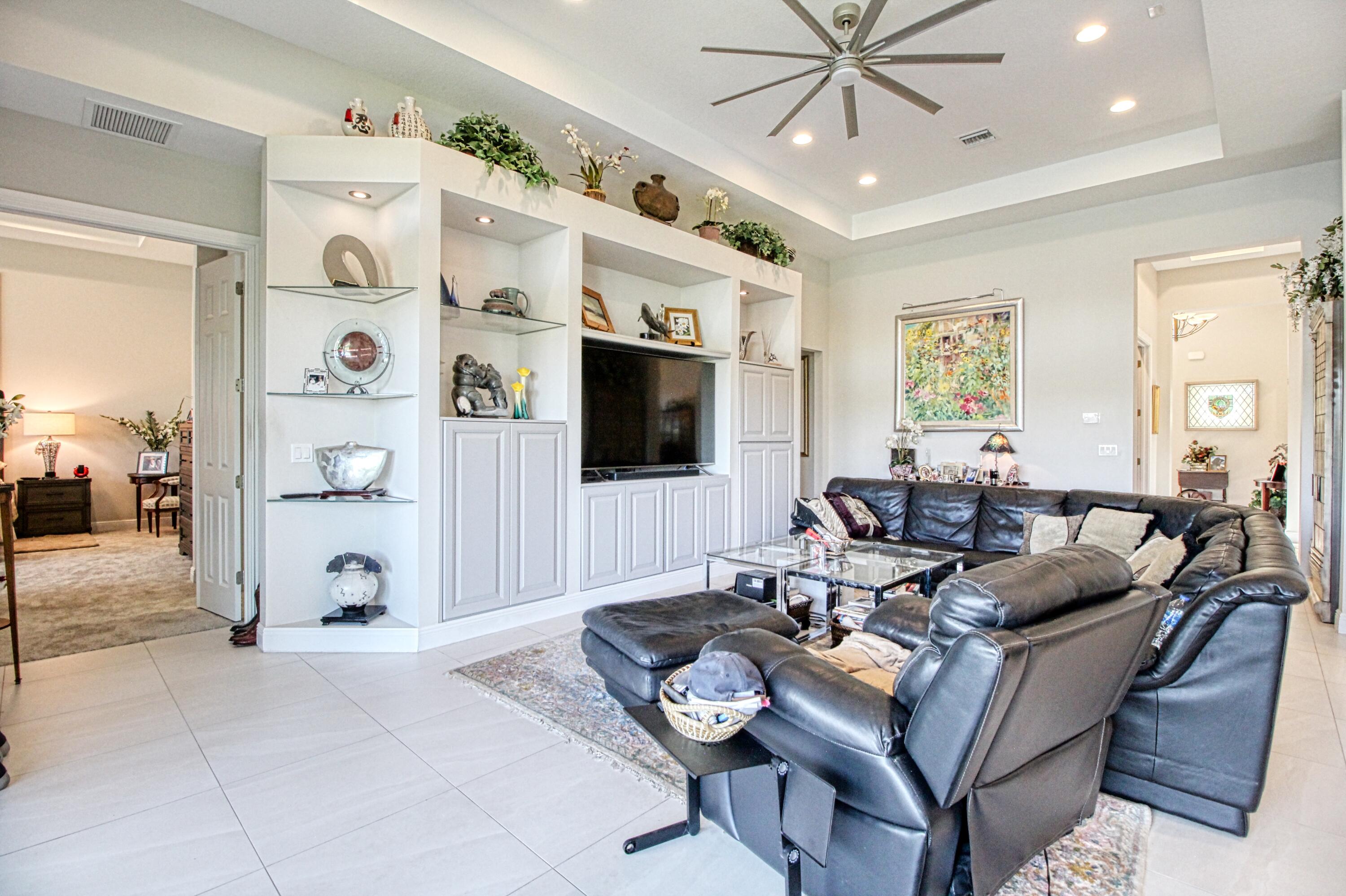 PARKLAND ROYALE - Residential