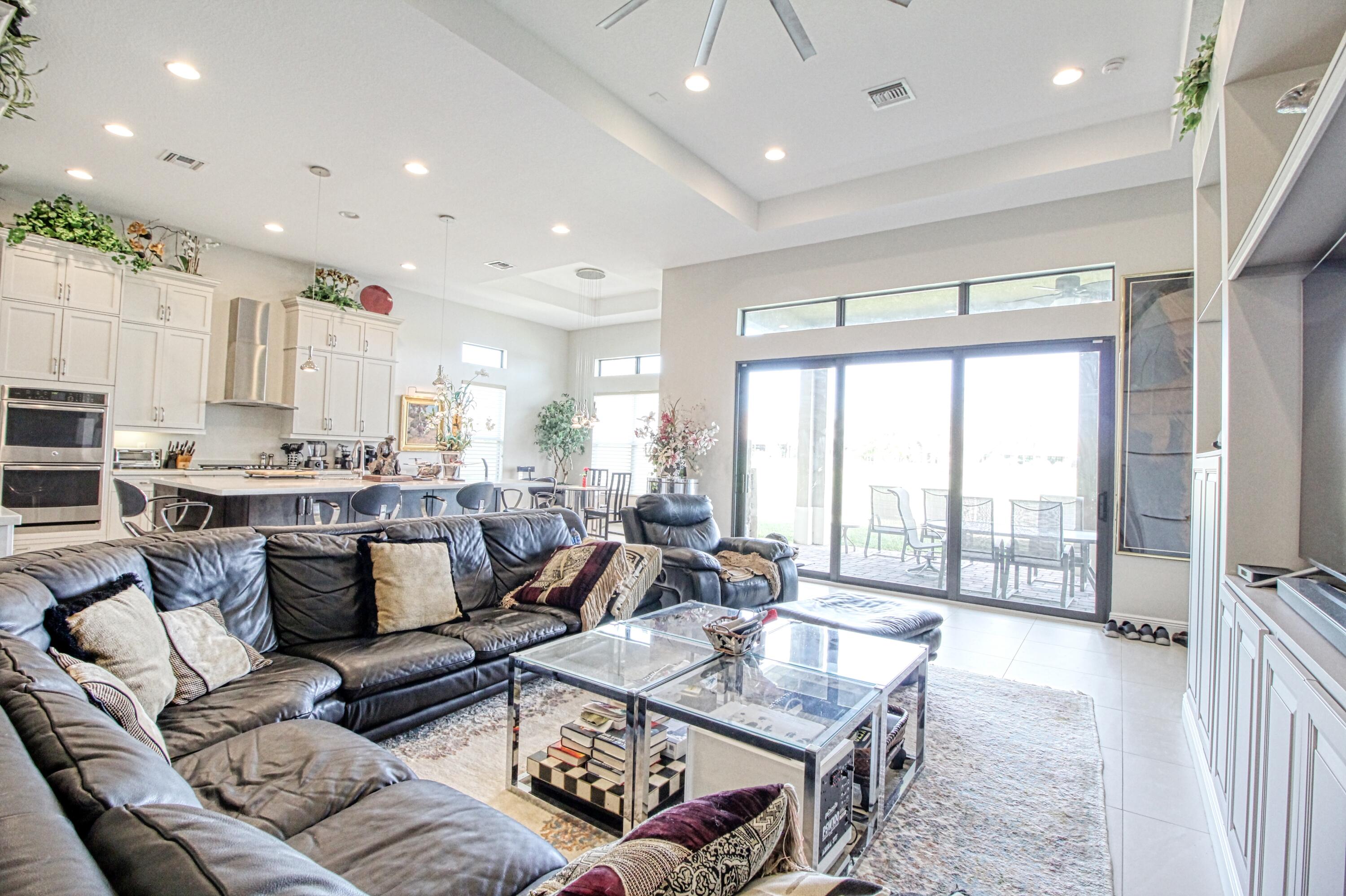 PARKLAND ROYALE - Residential