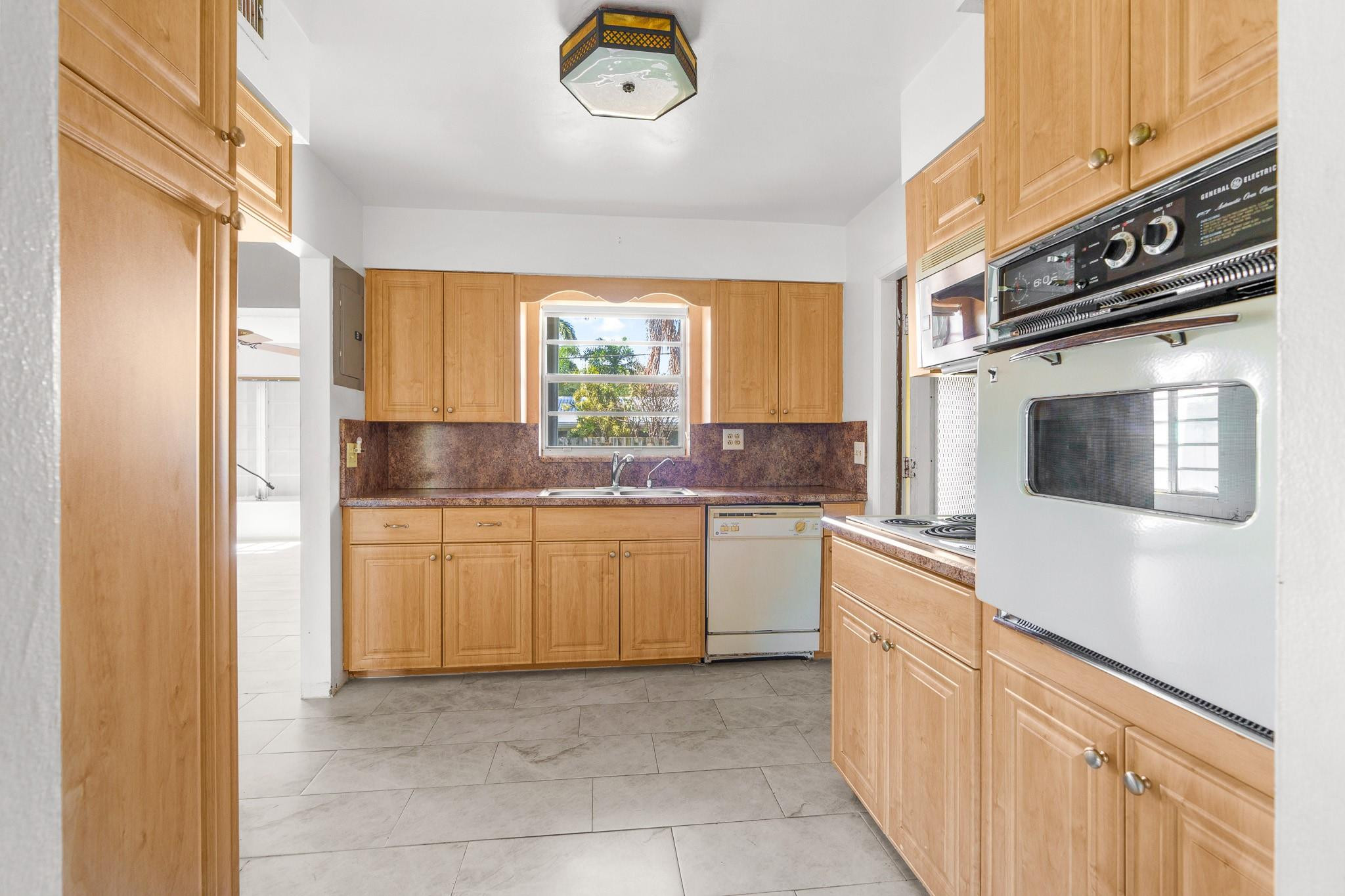 Hillsboro Harbor - Residential