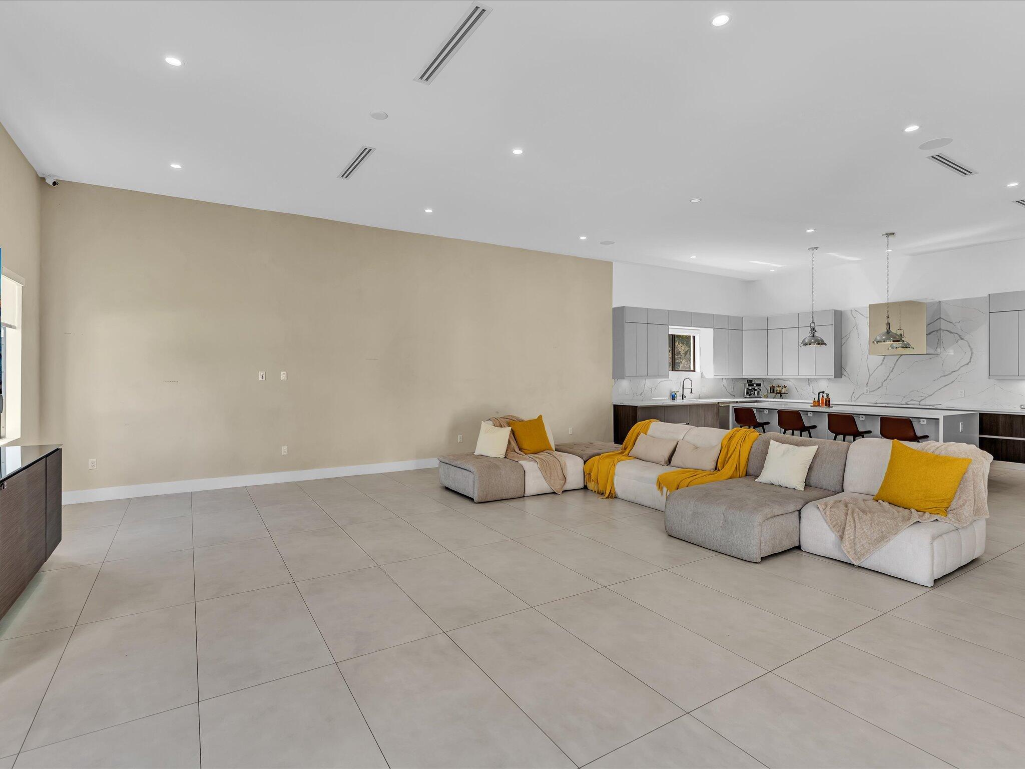 CHAMBERS SUB NE1/4 - Residential