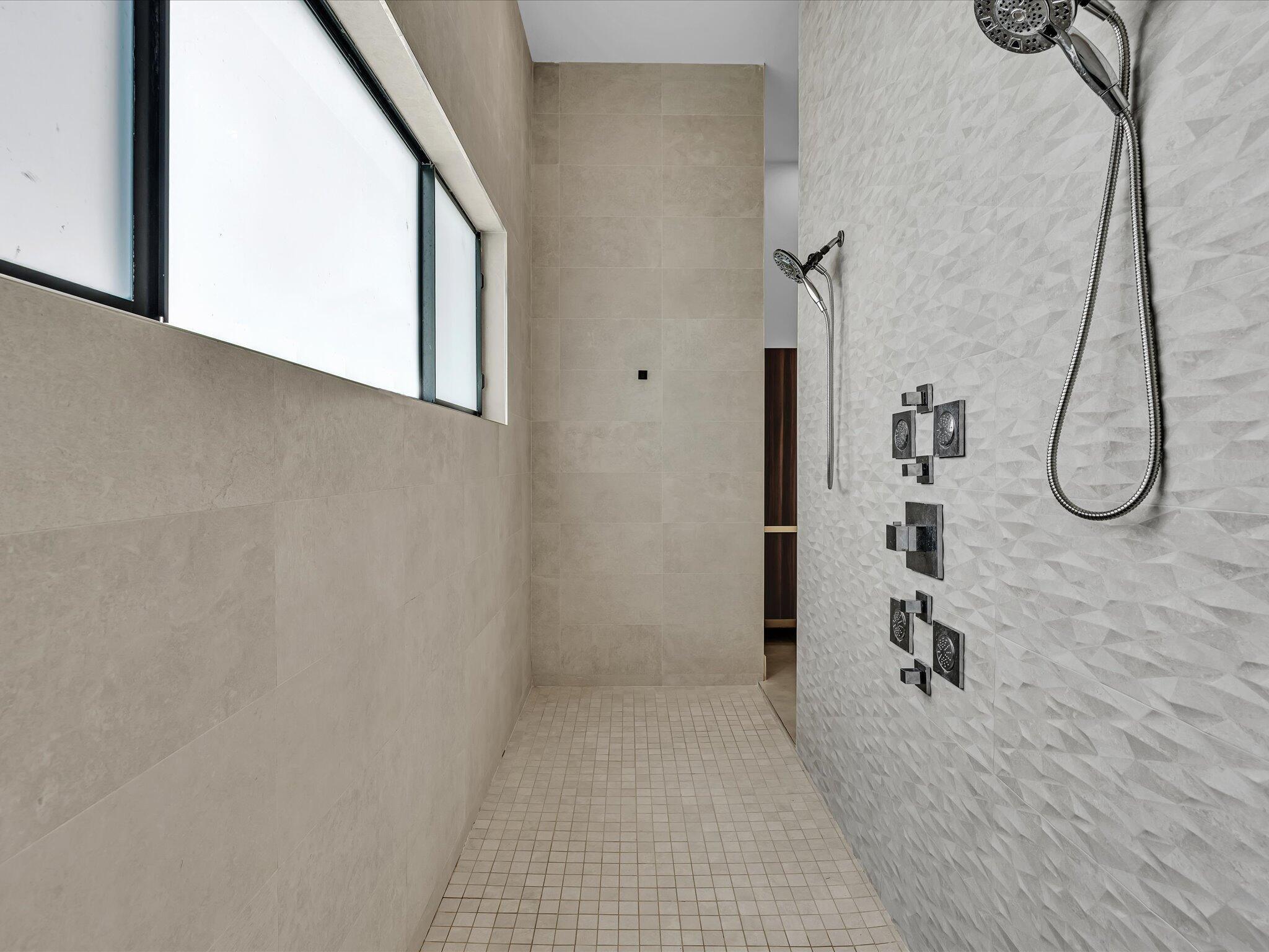 CHAMBERS SUB NE1/4 - Residential