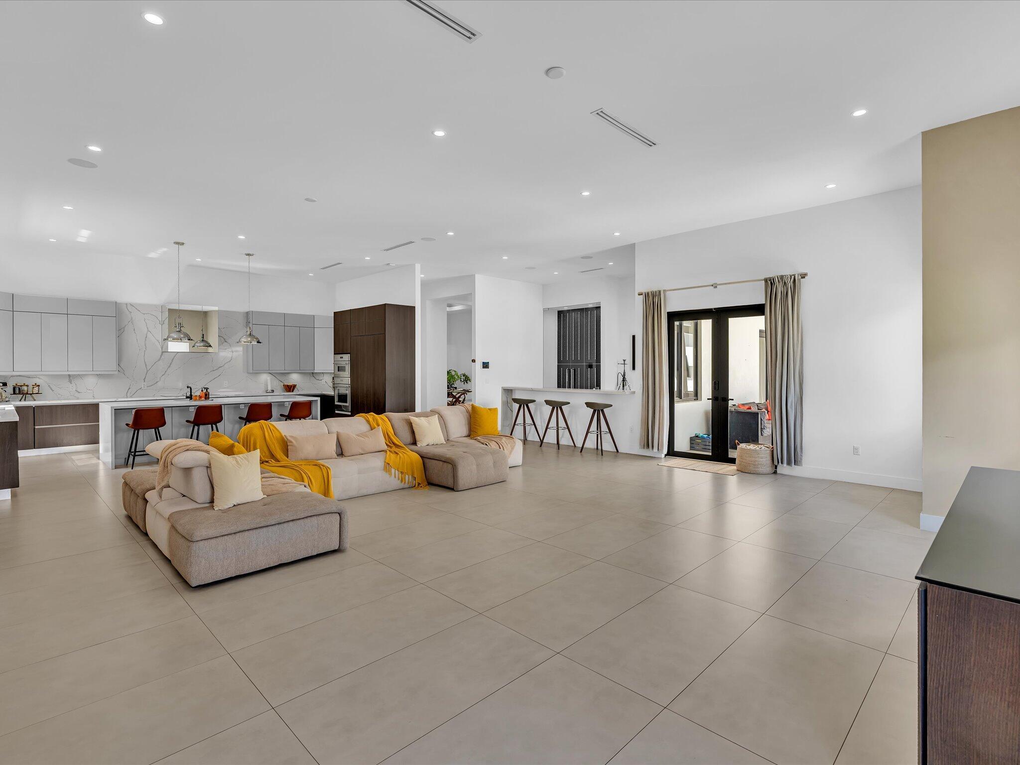 CHAMBERS SUB NE1/4 - Residential