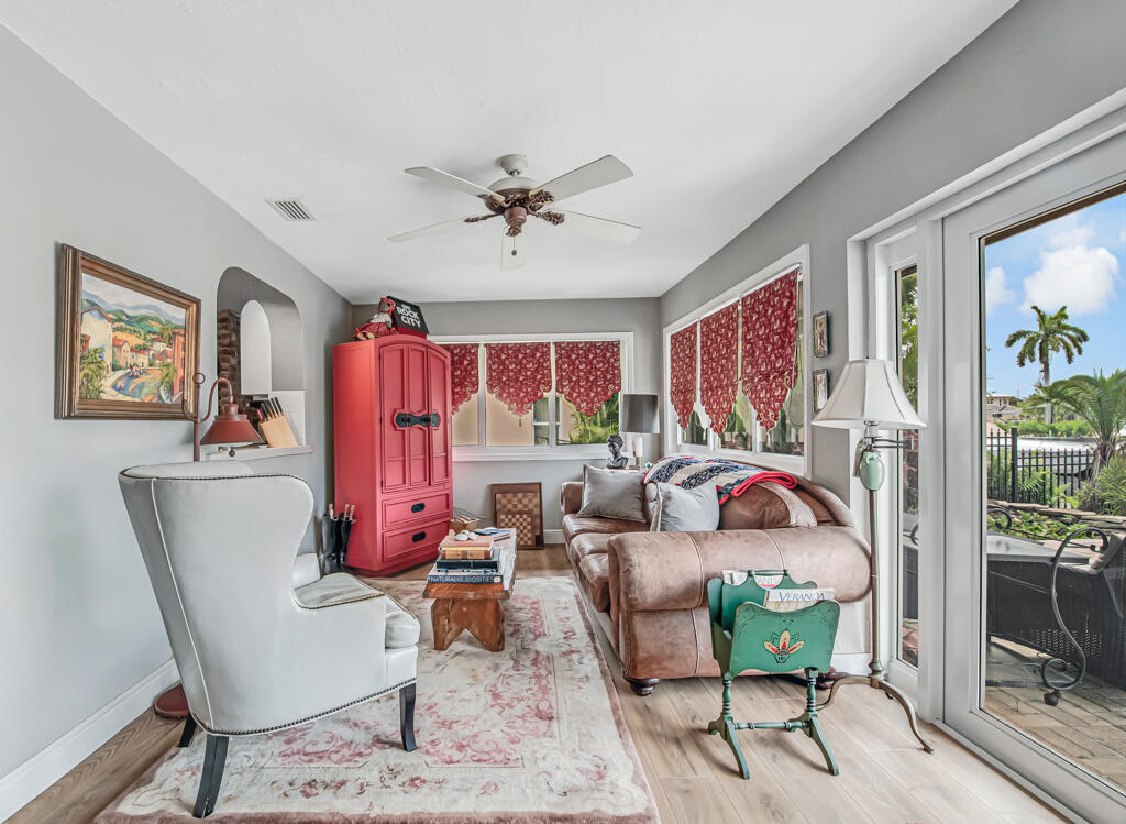 SNUG HARBOR SEC FOUR - Residential