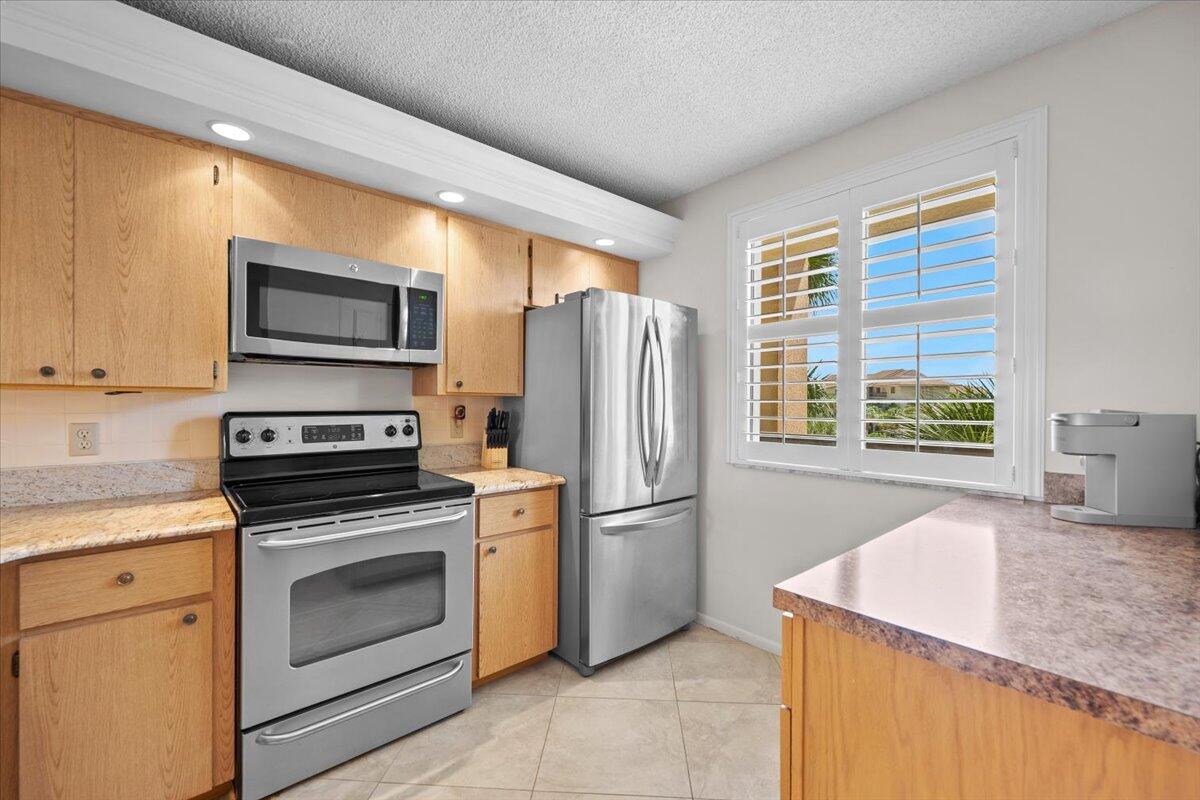 MARINA AT THE BLUFFS CONDO - Residential Lease