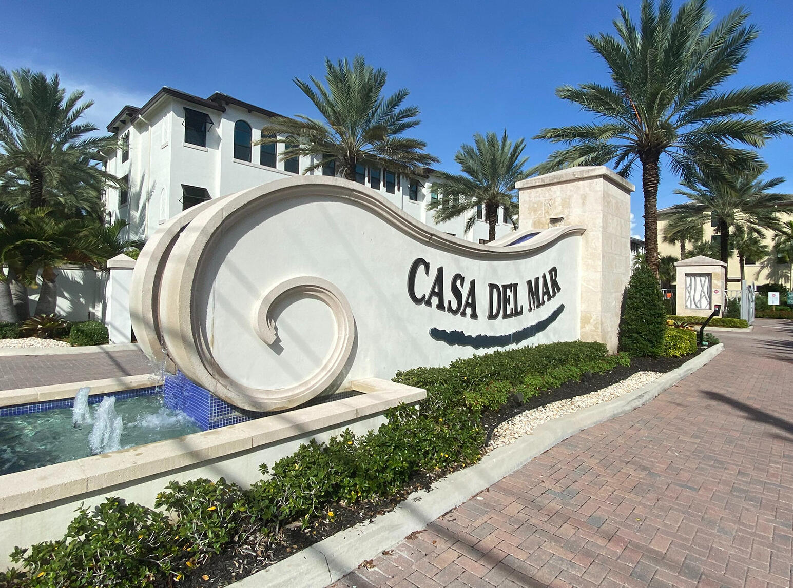 CASA DEL MAR - Residential