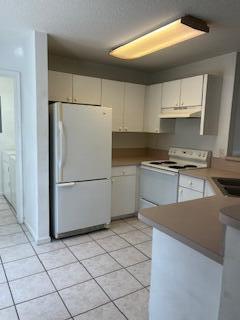 SUGAR POND MANOR OF WELLINGTON - Residential Lease