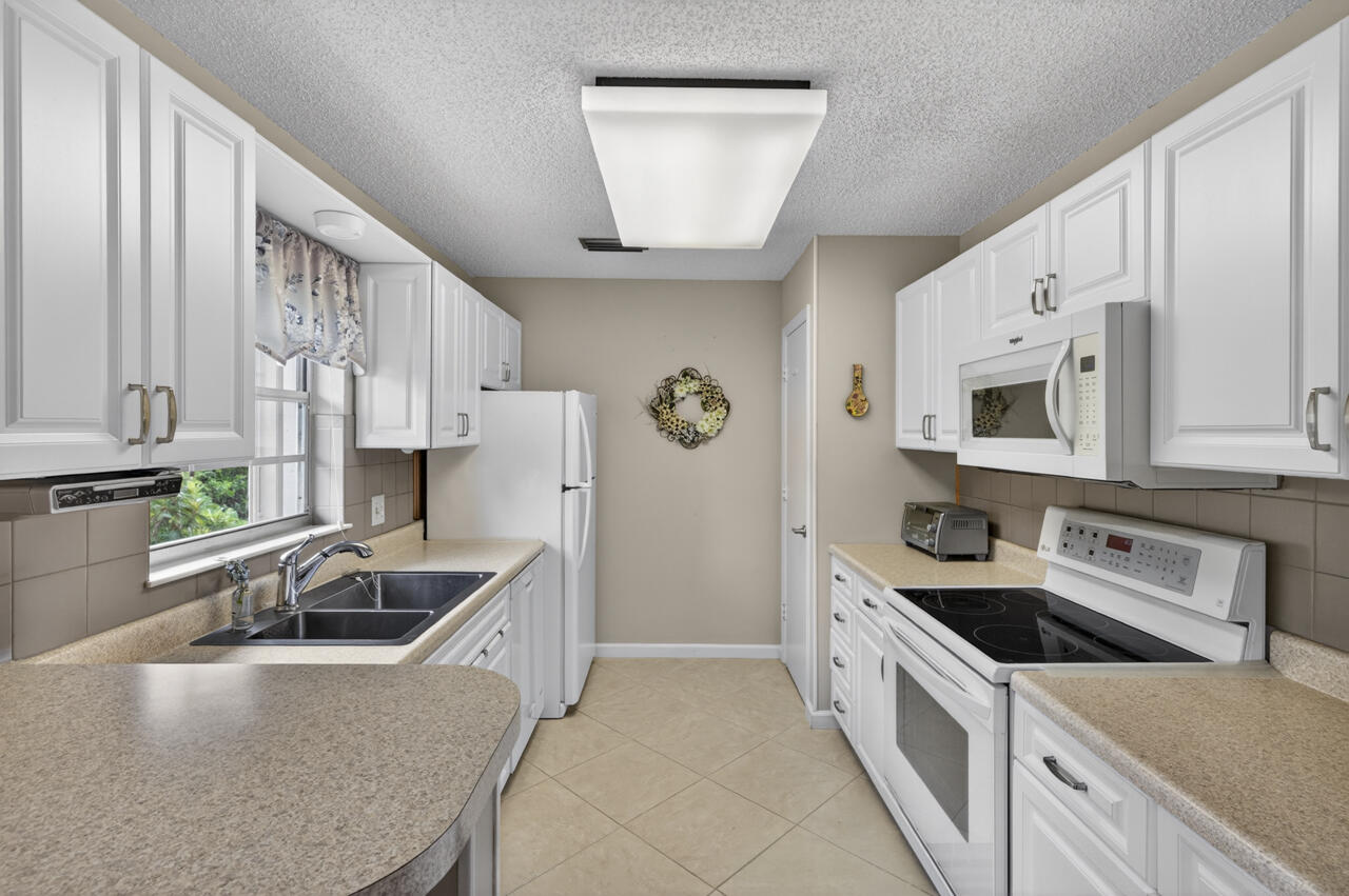 VISTA ST LUCIE BUILDINGS 9 THRU 20 - Residential