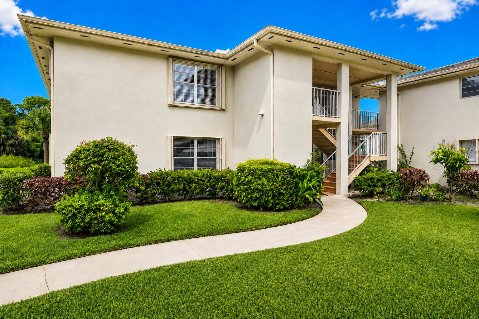 VISTA ST LUCIE BUILDINGS 9 THRU 20 - Residential