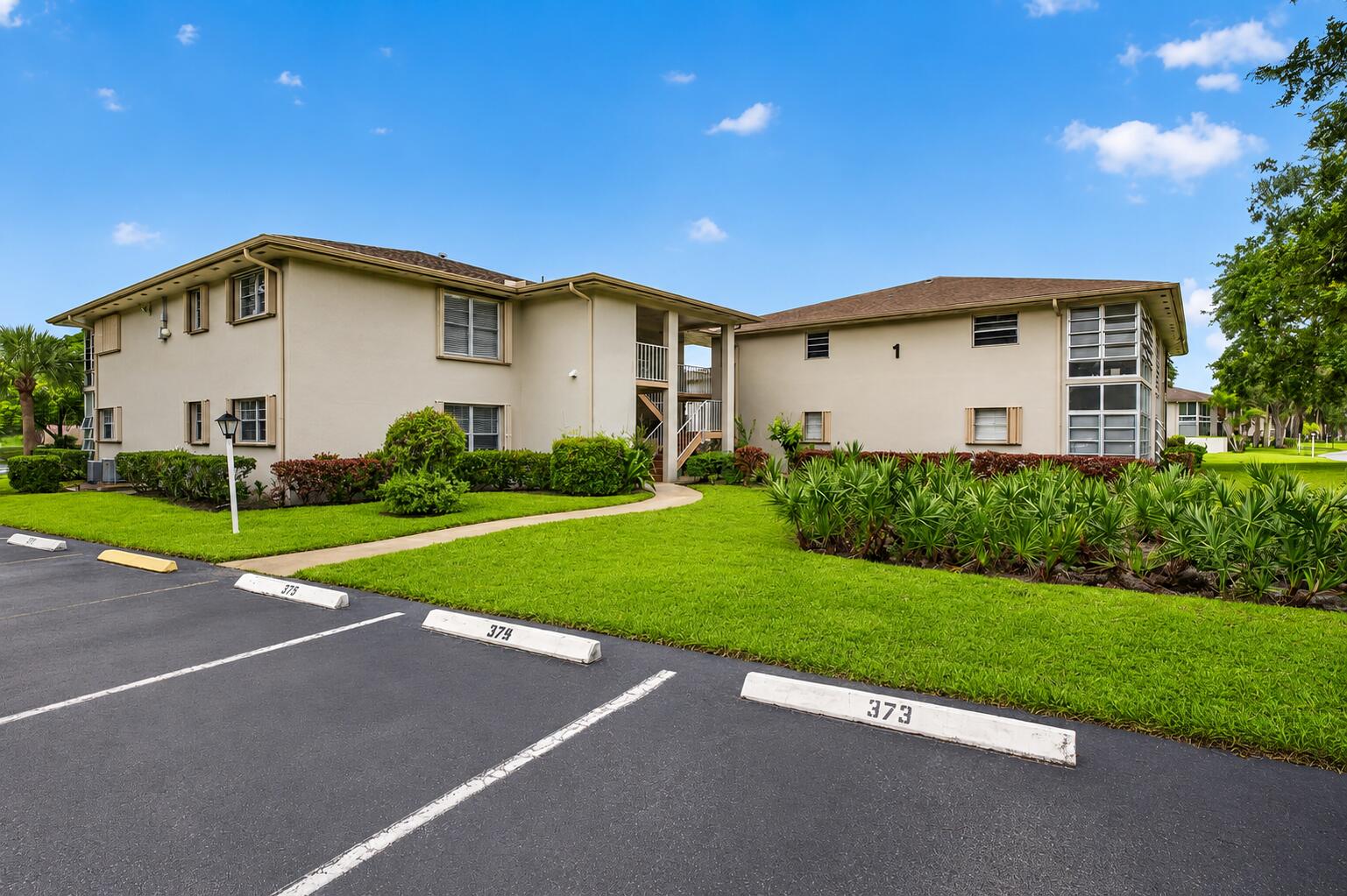 VISTA ST LUCIE BUILDINGS 9 THRU 20 - Residential