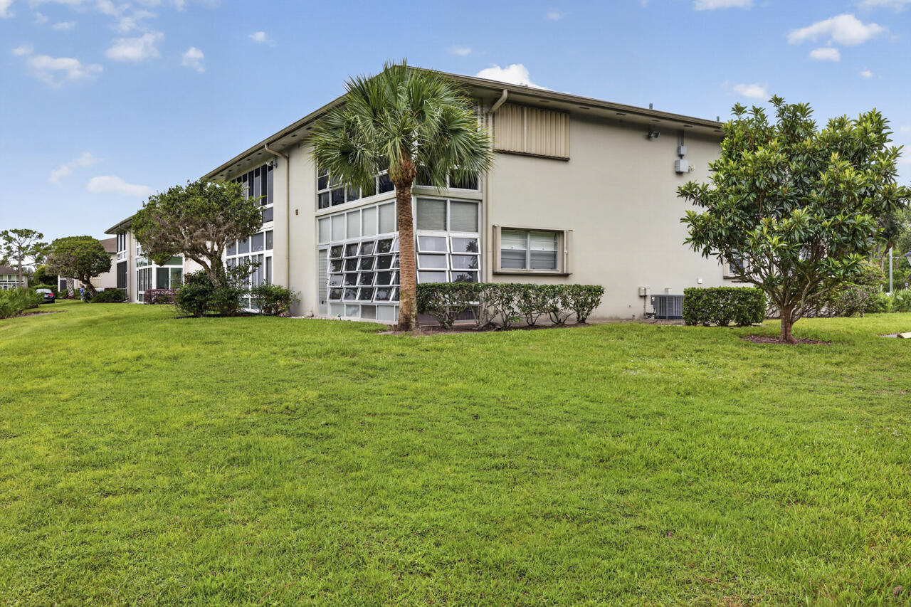 VISTA ST LUCIE BUILDINGS 9 THRU 20 - Residential