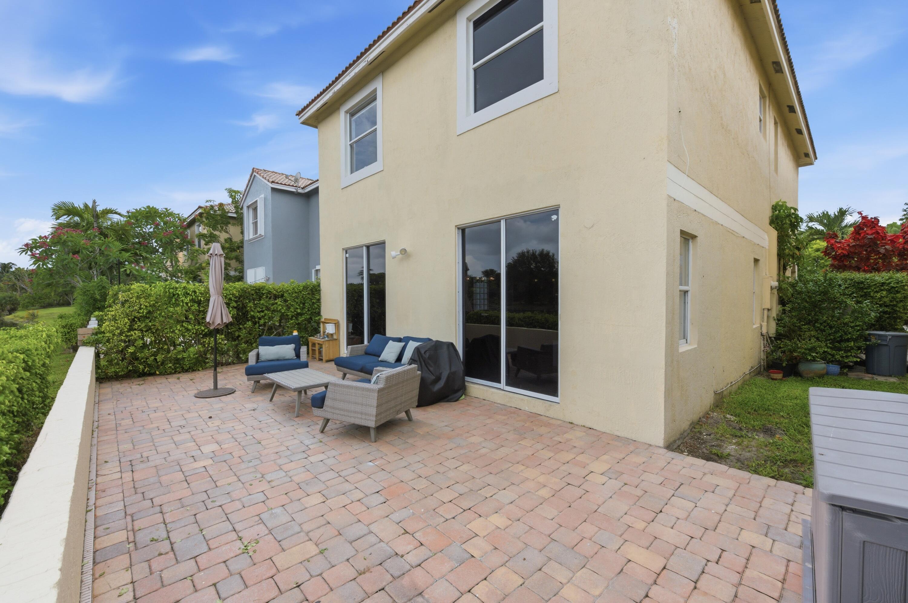 Riverside Walk - Residential