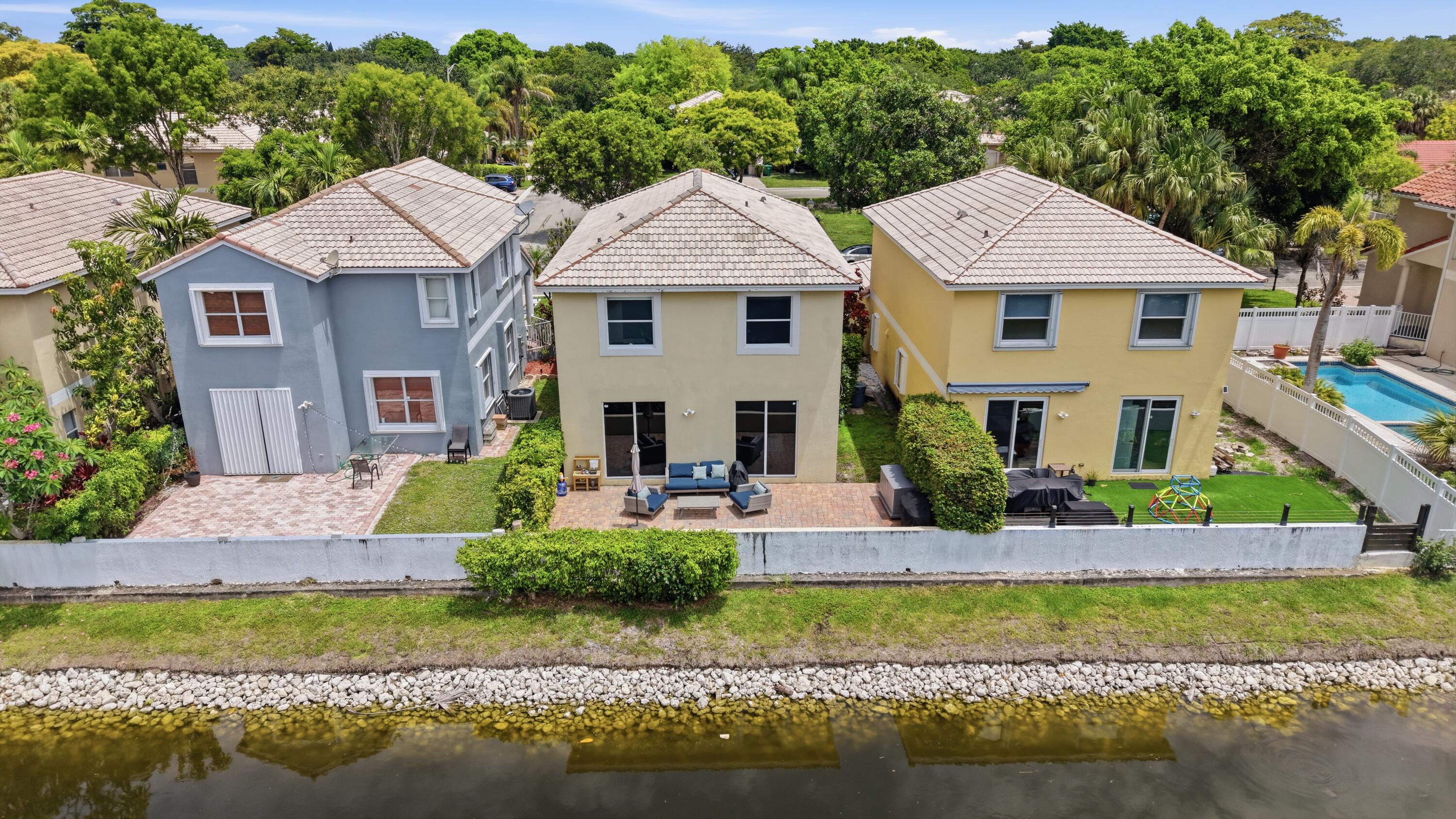 Riverside Walk - Residential