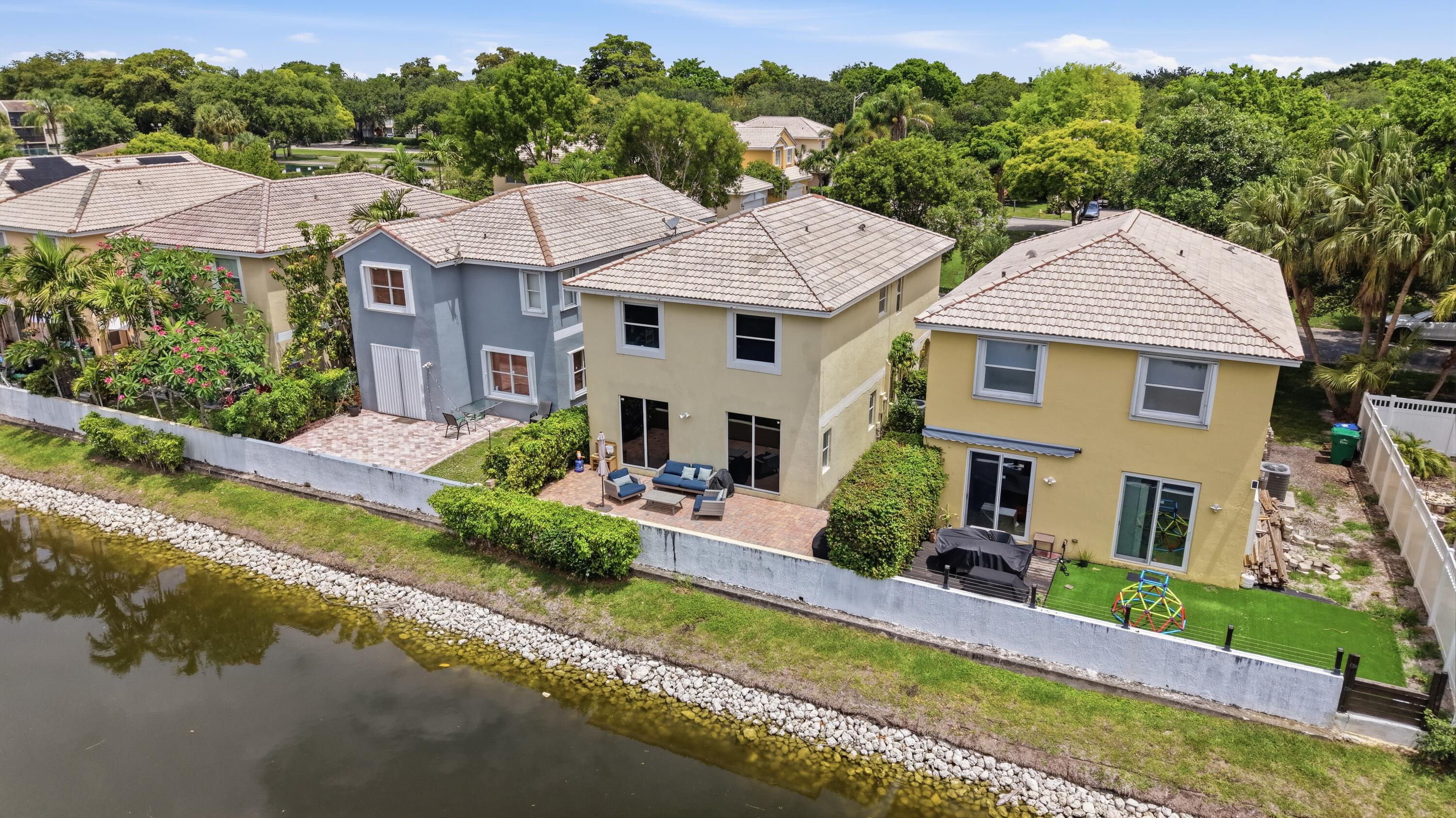 Riverside Walk - Residential