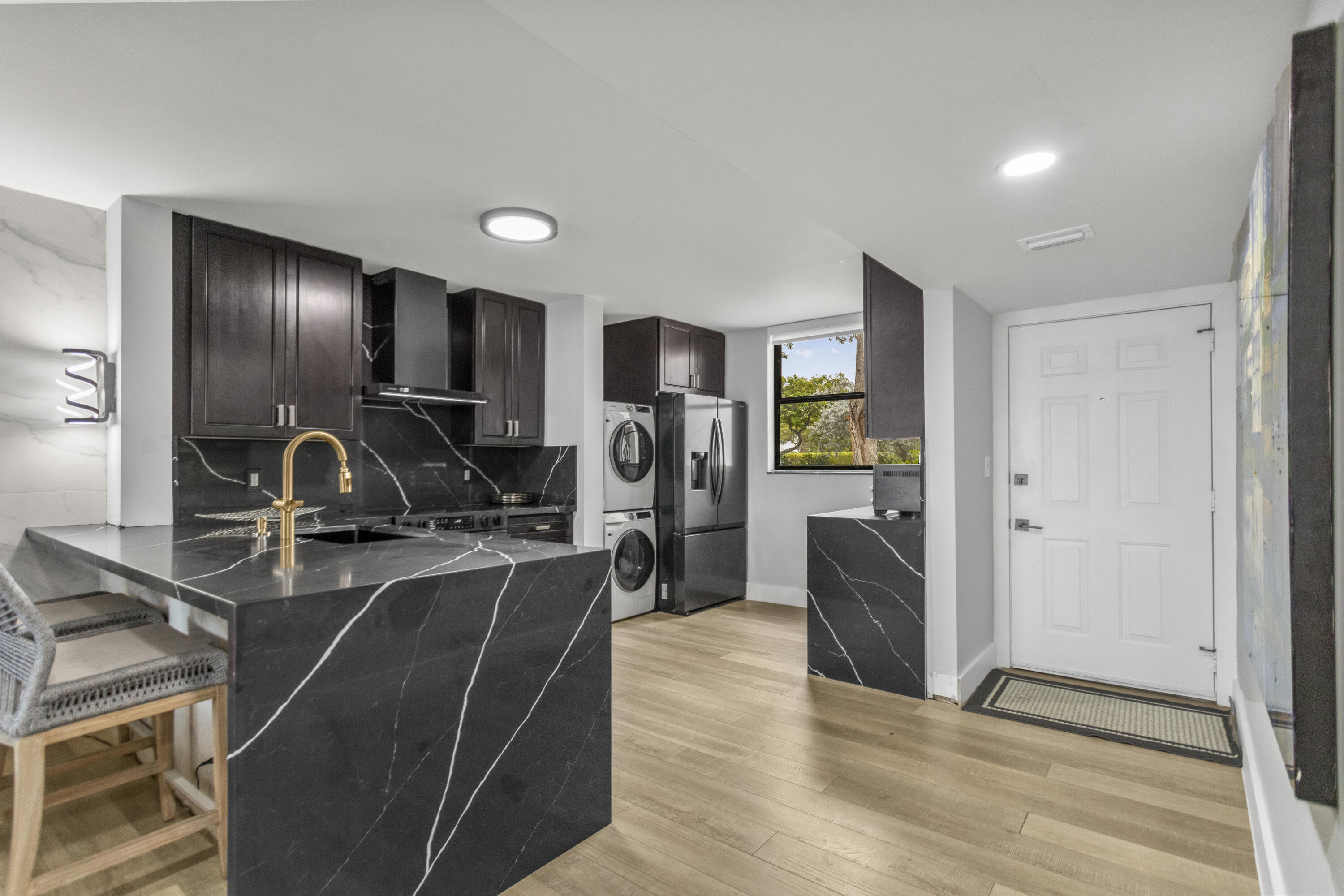 LAKE EMERALD CONDOMINIUM NO - Residential