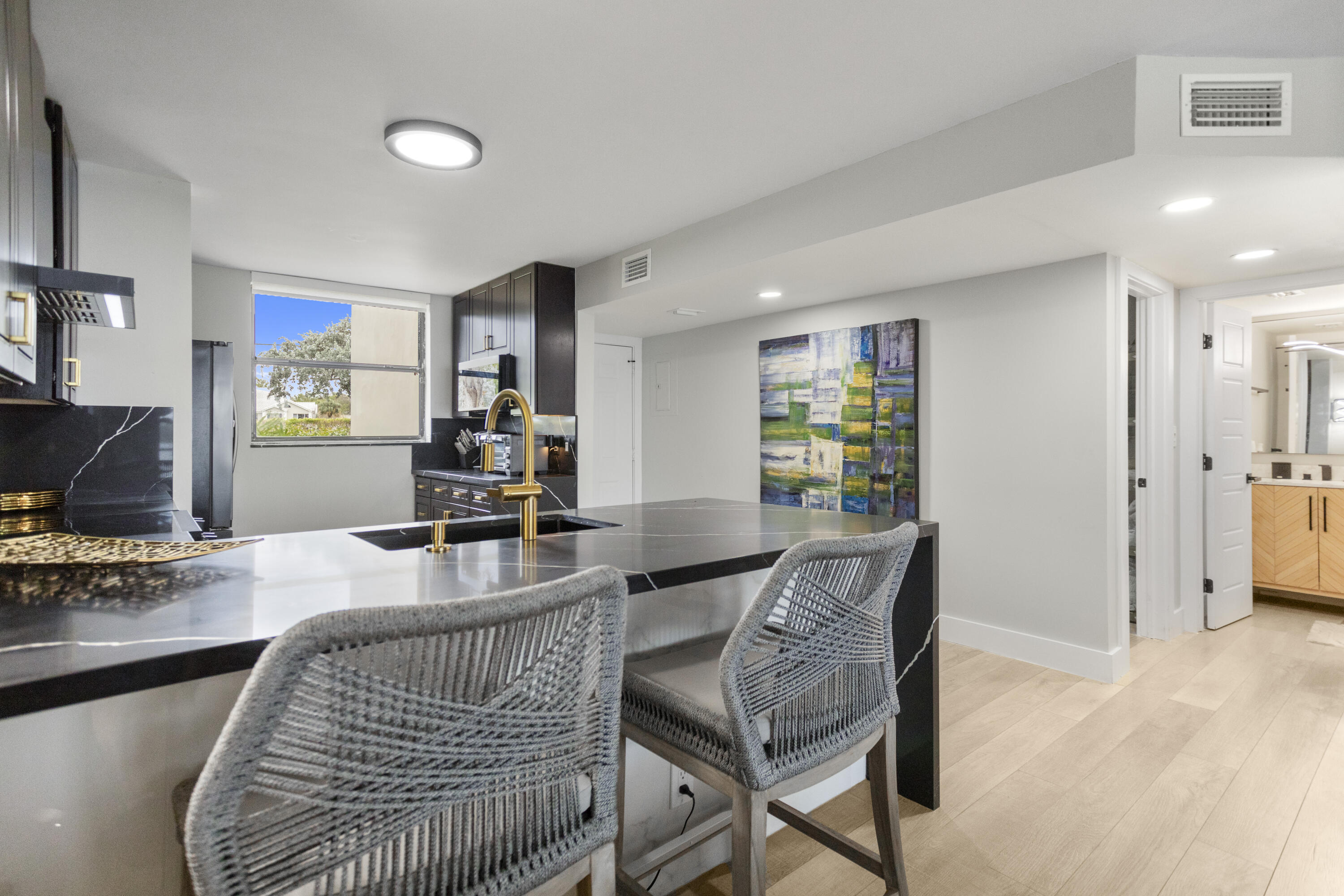 LAKE EMERALD CONDOMINIUM NO - Residential