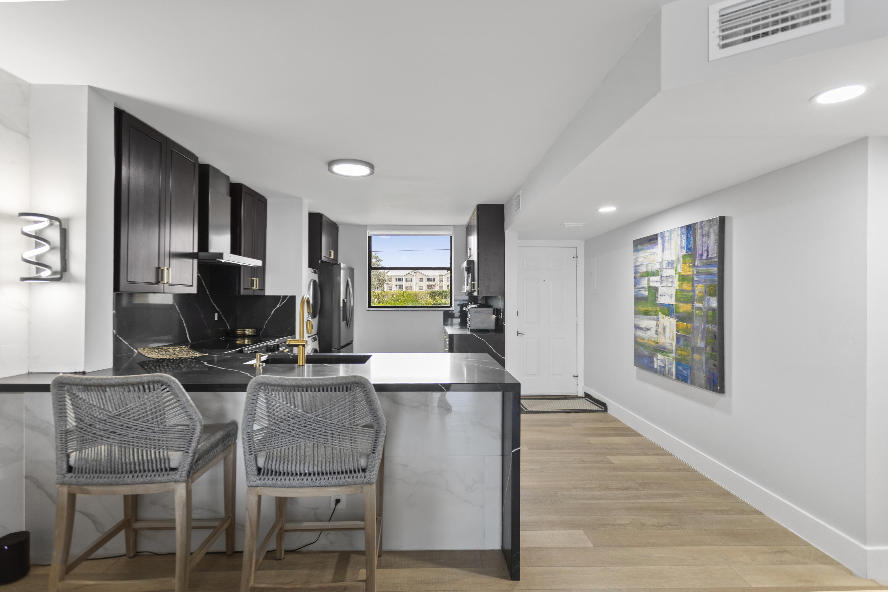 LAKE EMERALD CONDOMINIUM NO - Residential