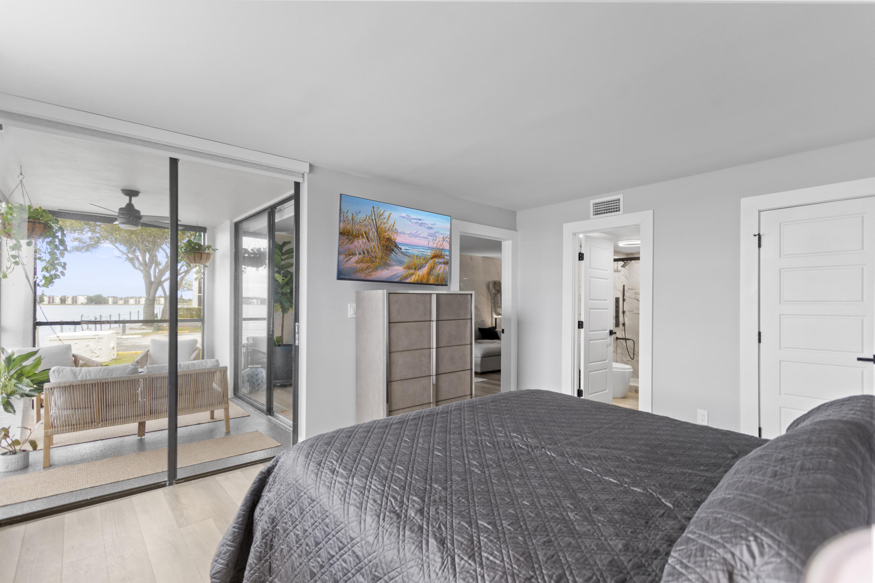 LAKE EMERALD CONDOMINIUM NO - Residential