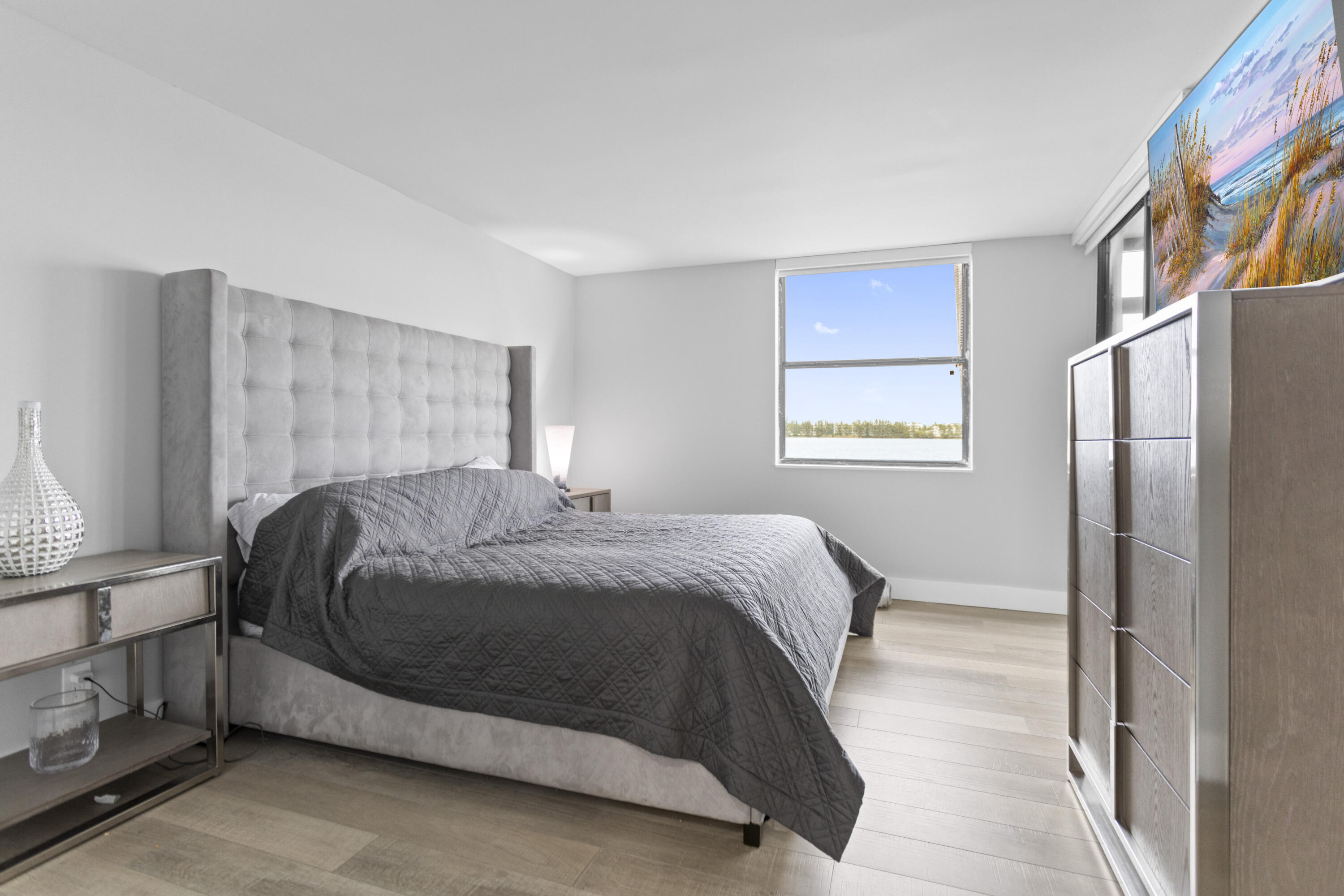 LAKE EMERALD CONDOMINIUM NO - Residential