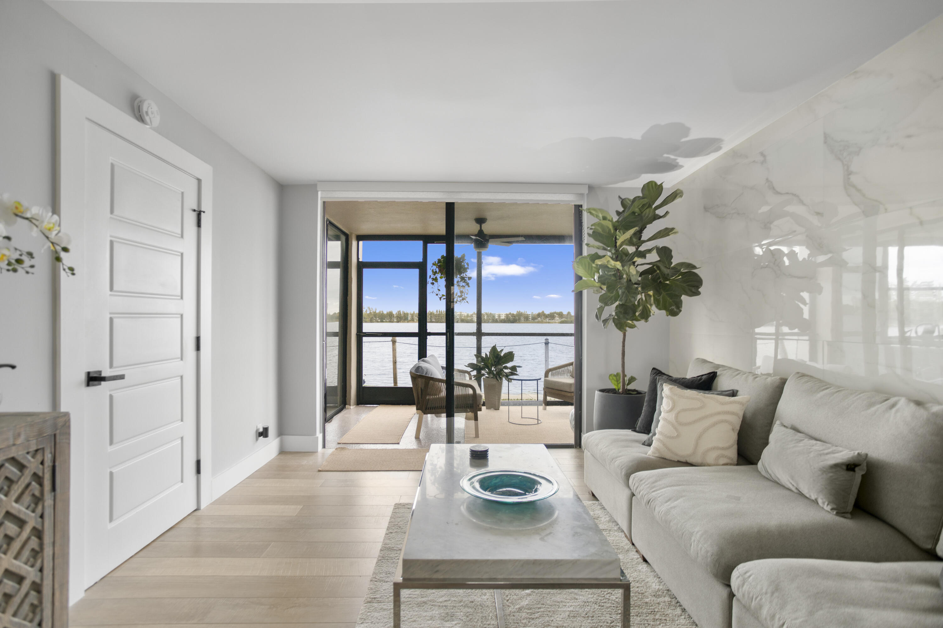 LAKE EMERALD CONDOMINIUM NO - Residential