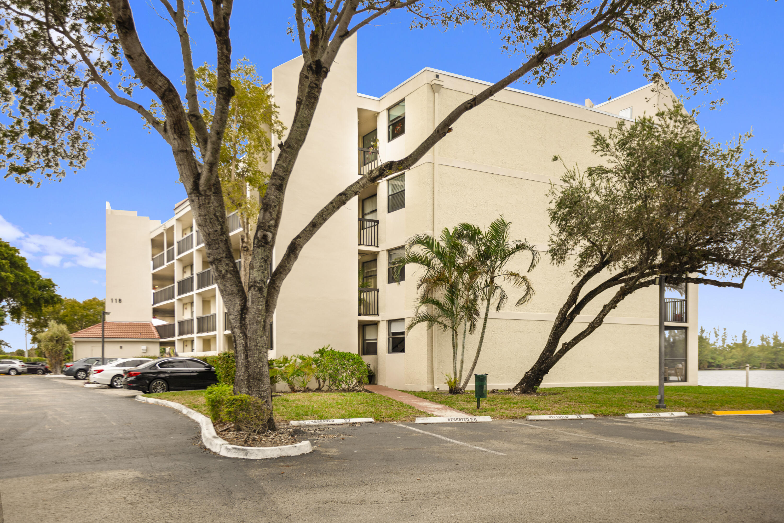 LAKE EMERALD CONDOMINIUM NO - Residential
