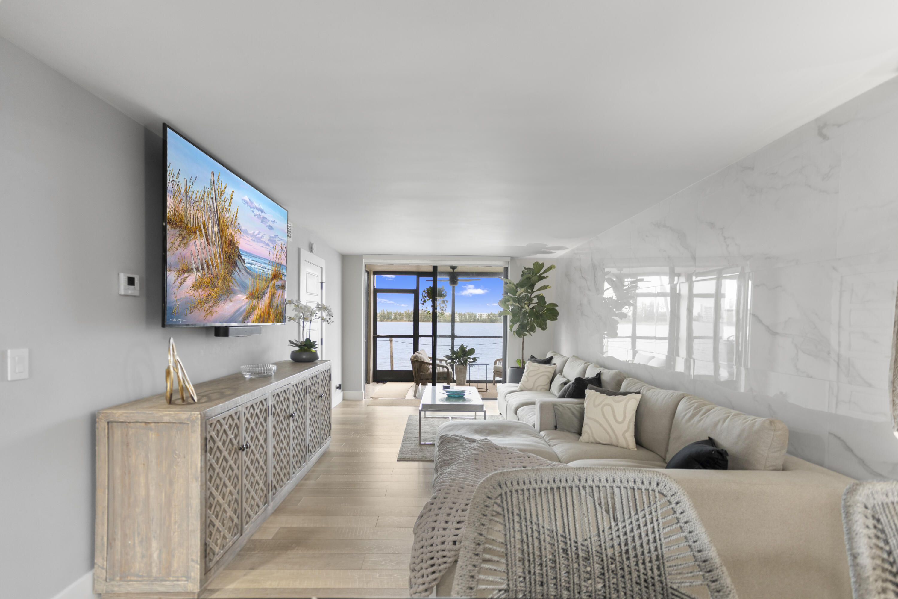 LAKE EMERALD CONDOMINIUM NO - Residential