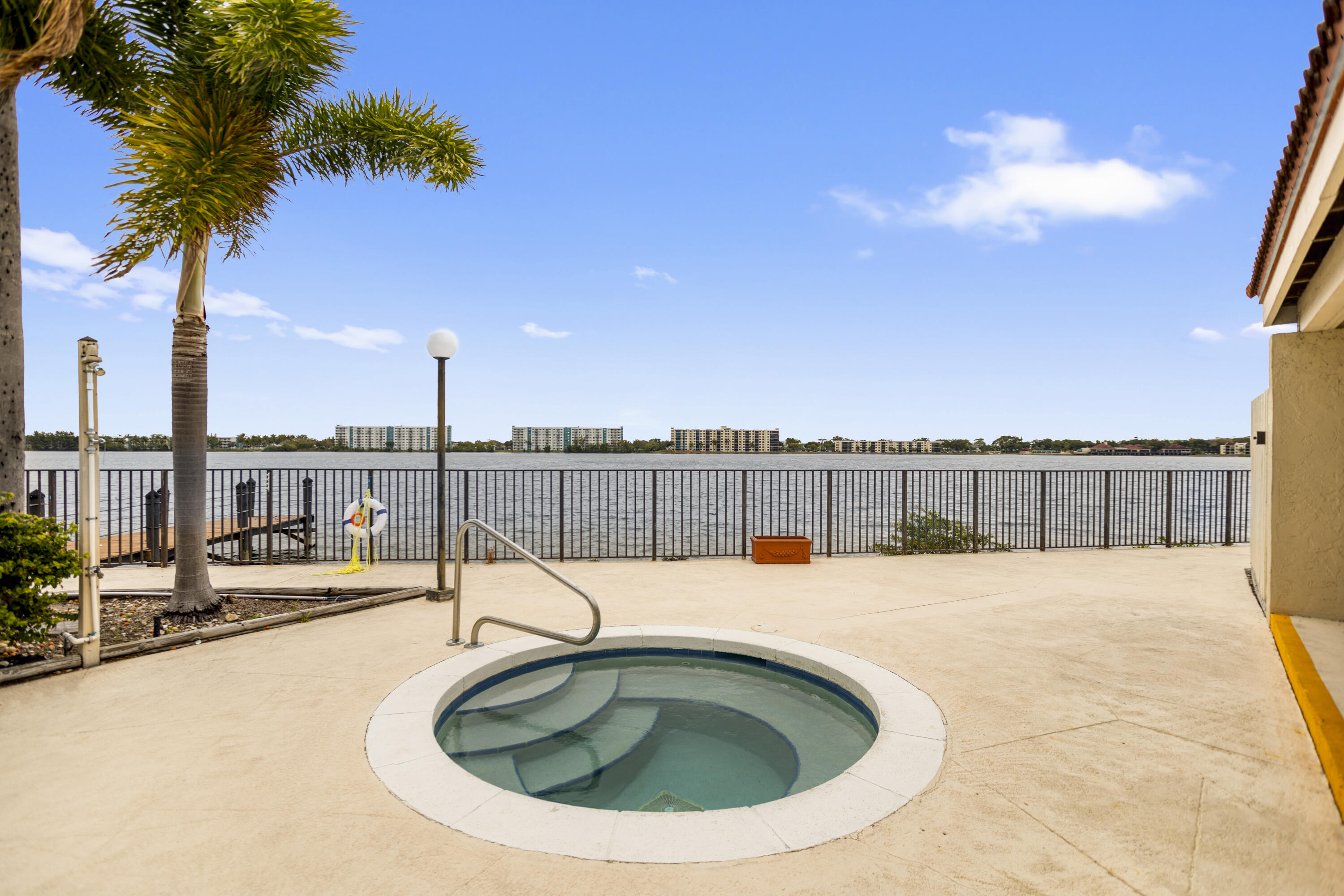 LAKE EMERALD CONDOMINIUM NO - Residential