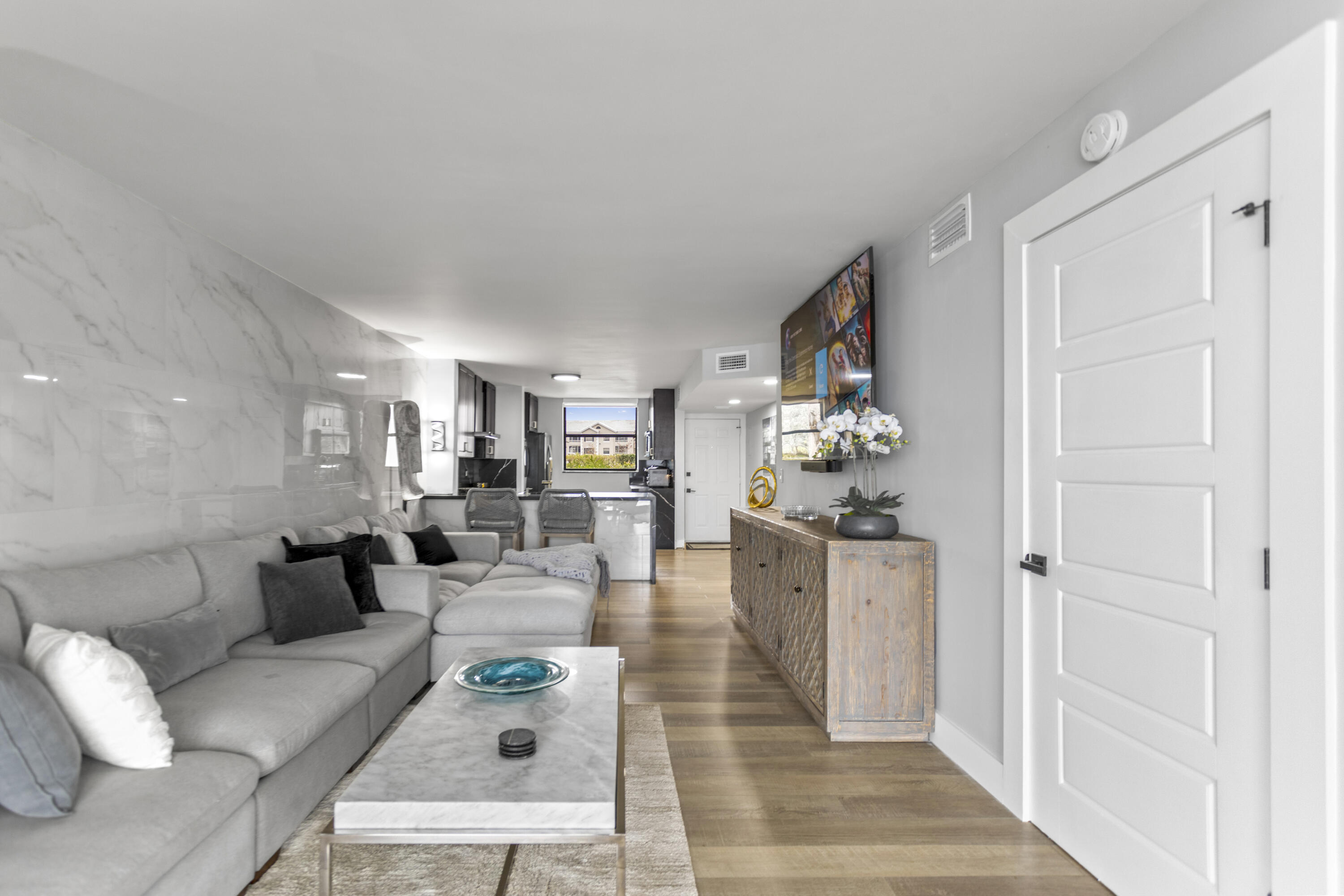 LAKE EMERALD CONDOMINIUM NO - Residential