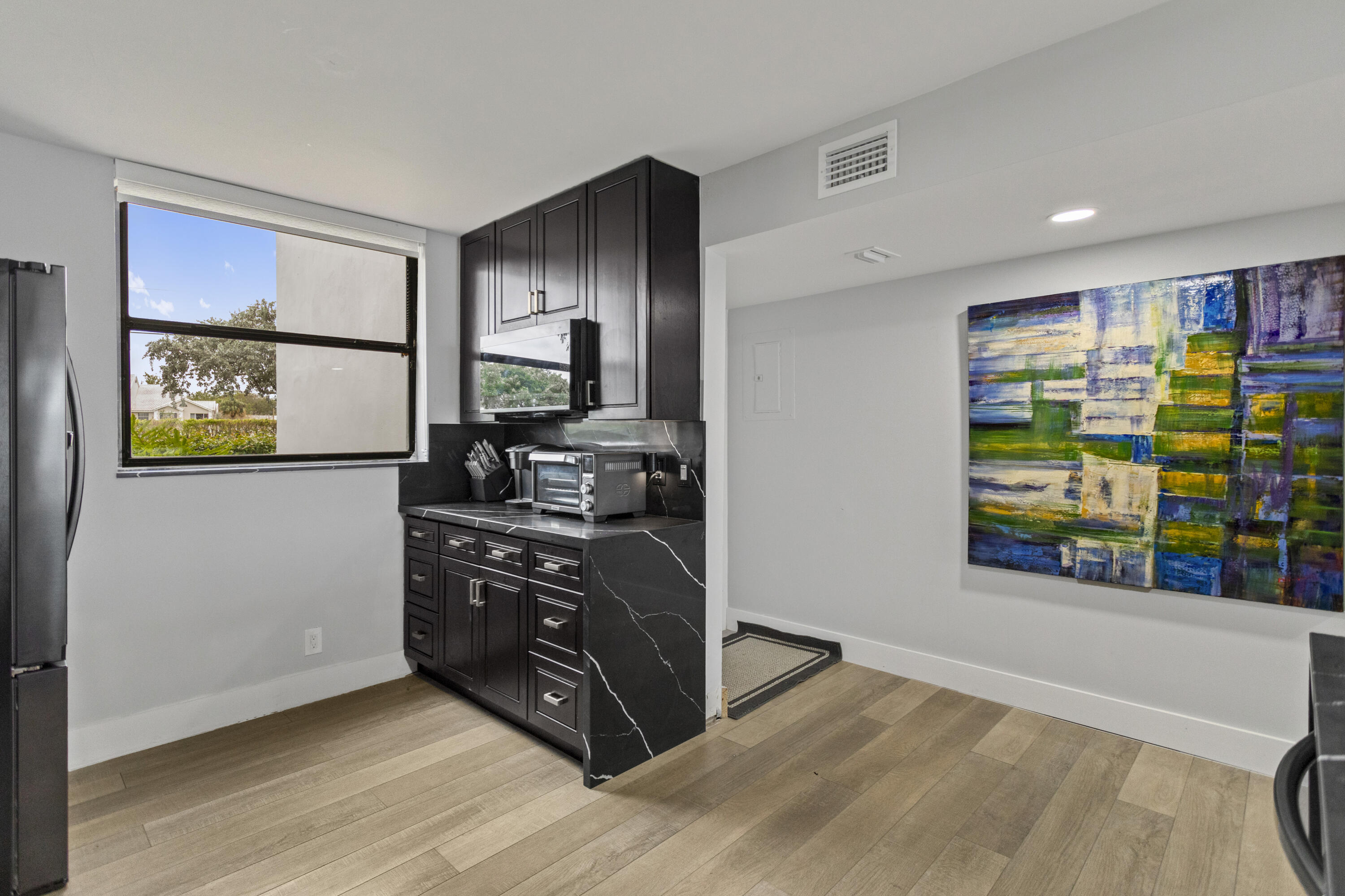 LAKE EMERALD CONDOMINIUM NO - Residential