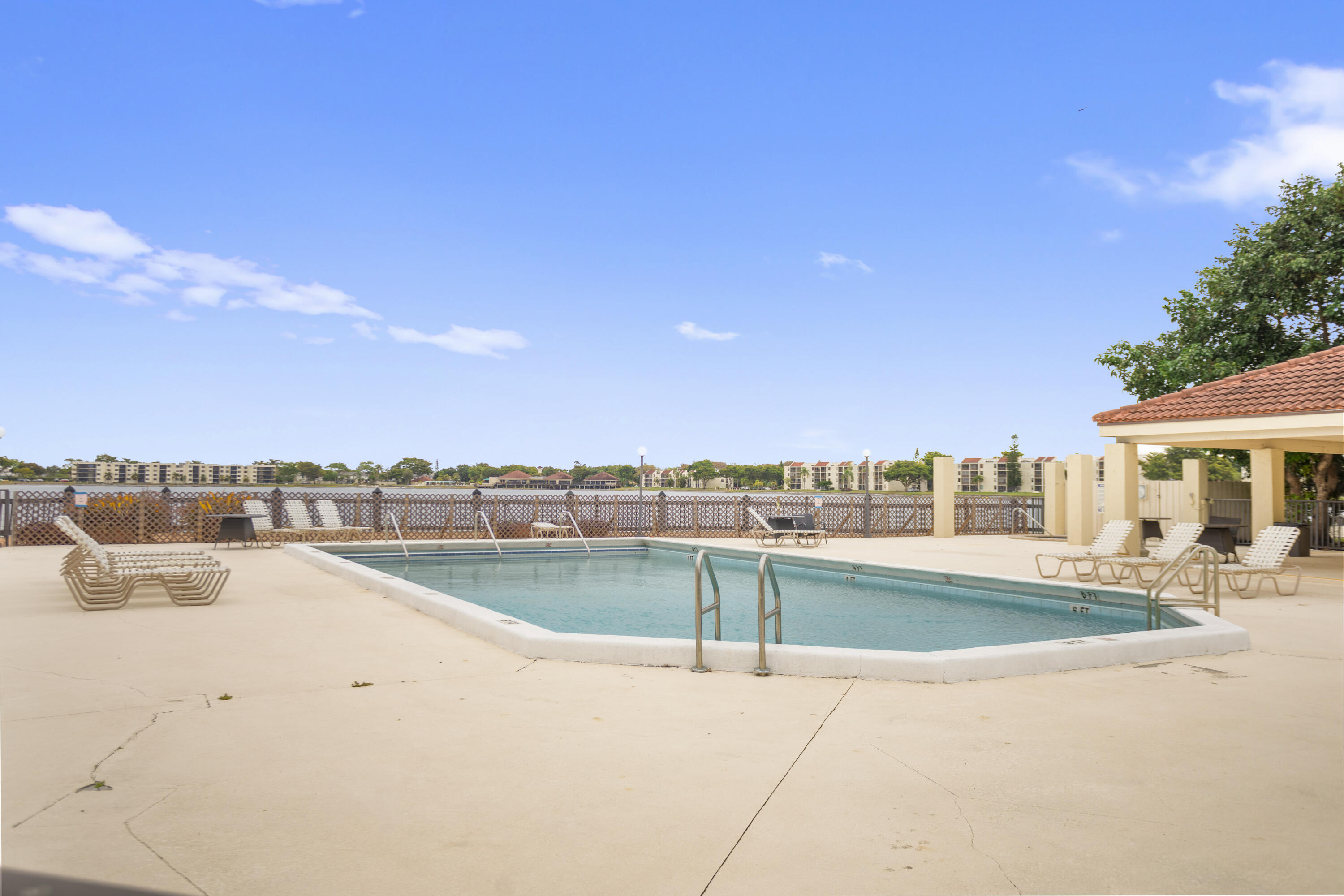LAKE EMERALD CONDOMINIUM NO - Residential