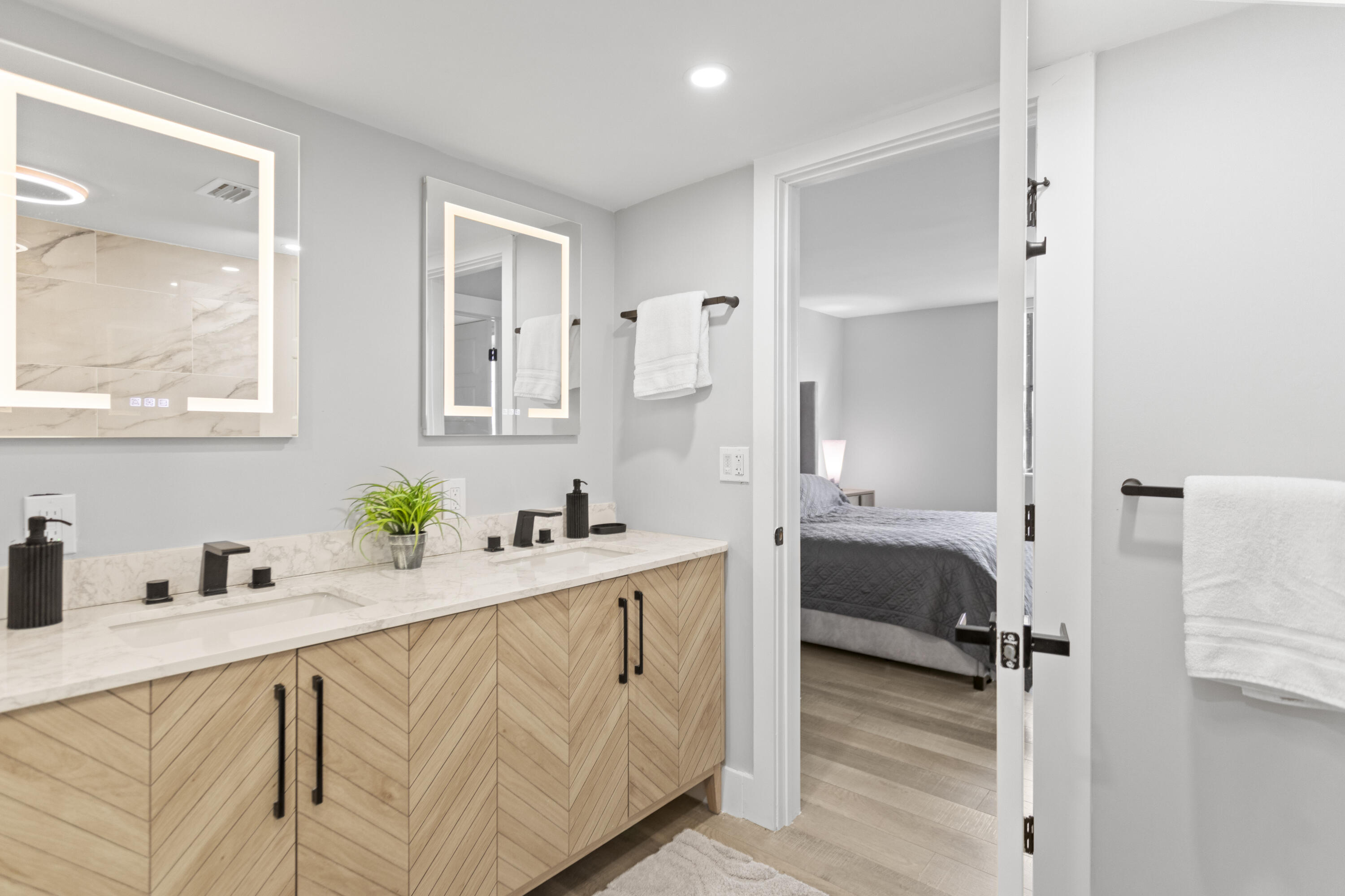 LAKE EMERALD CONDOMINIUM NO - Residential