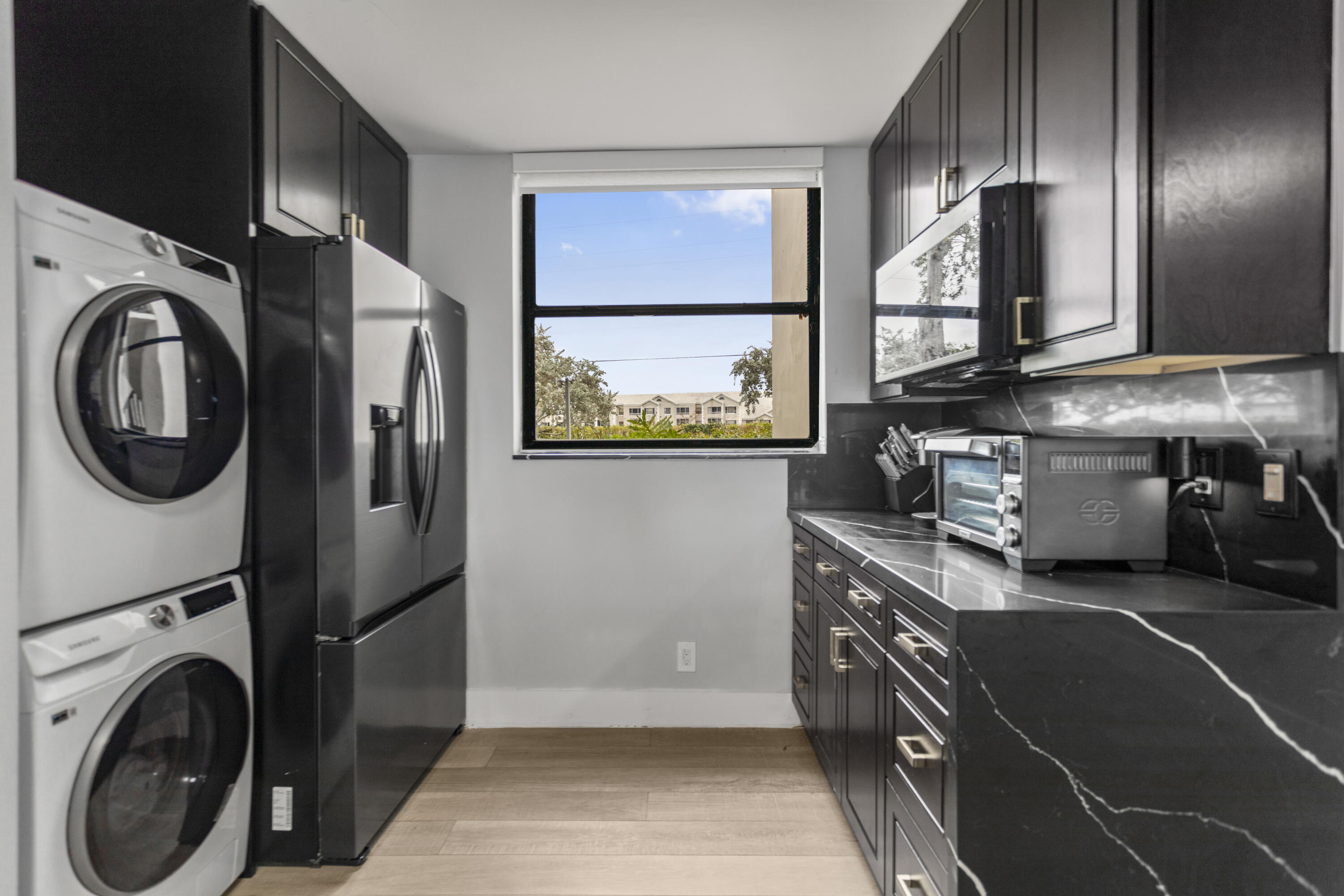 LAKE EMERALD CONDOMINIUM NO - Residential