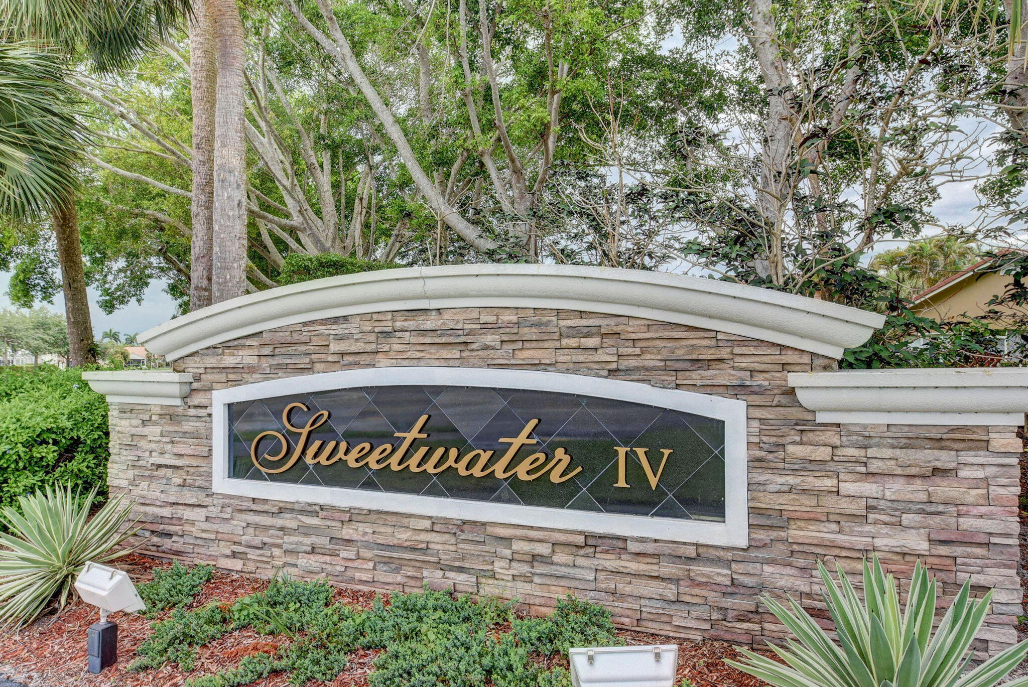 SWEETWATER SEC 4 - Residential