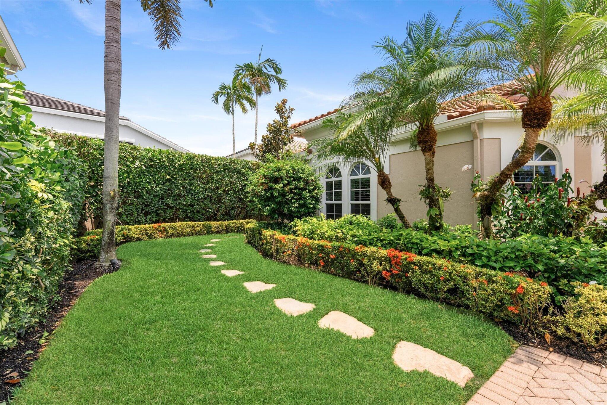 SOMERSET AT WOODFIELD COUNTRY CLUB - Residential