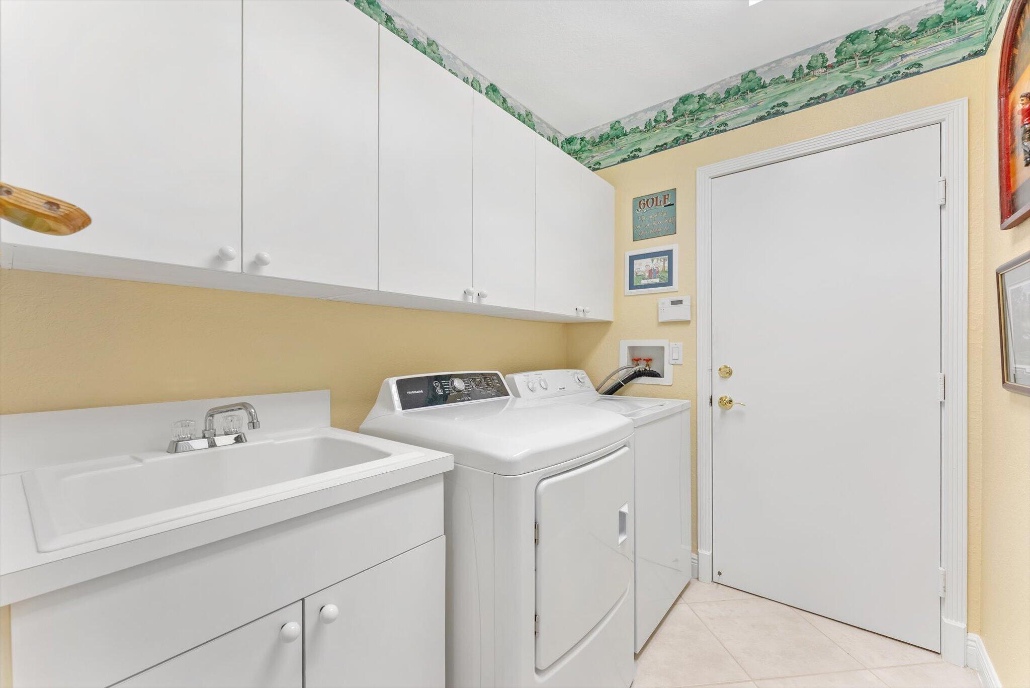 SOMERSET AT WOODFIELD COUNTRY CLUB - Residential