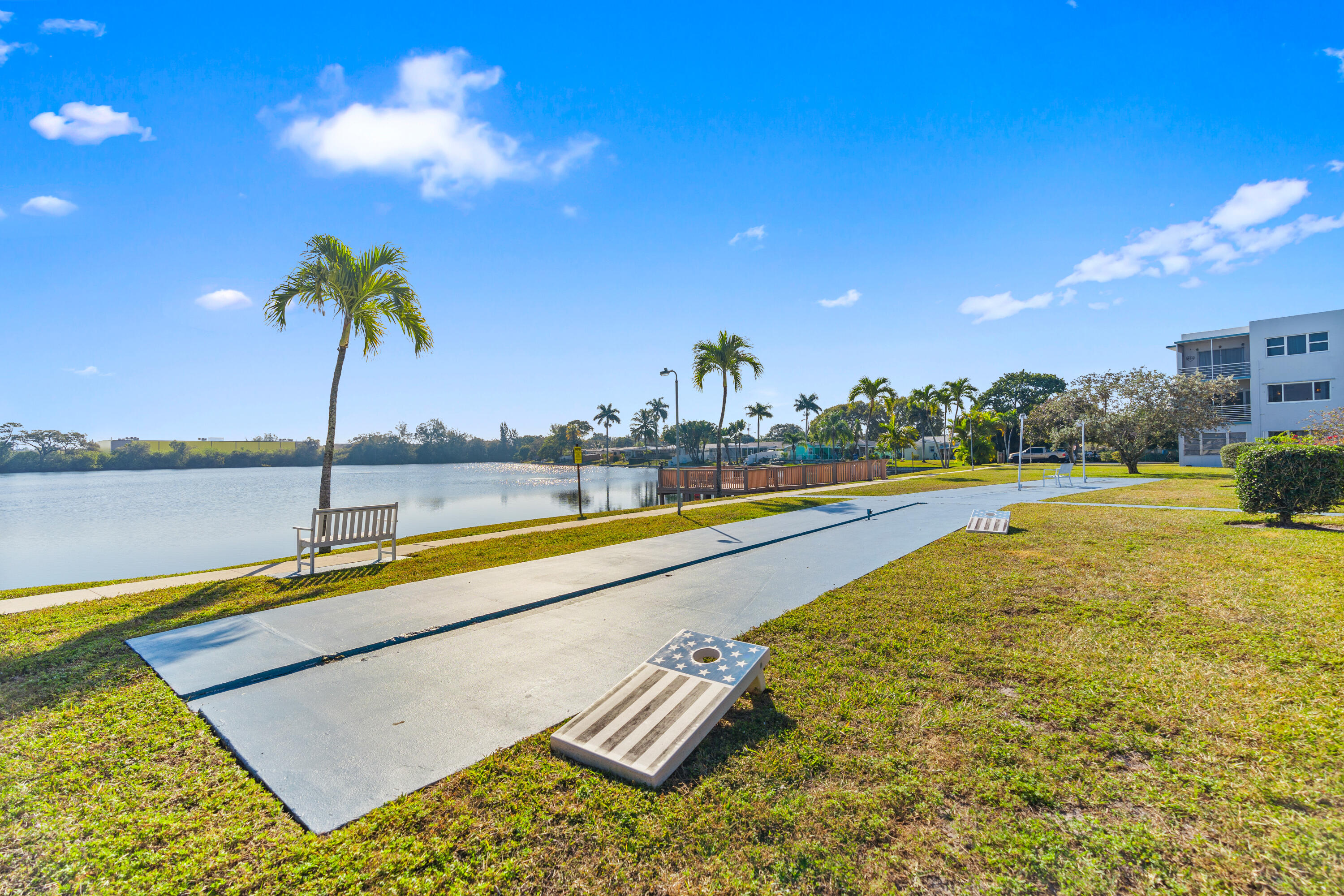 SHERIDAN LAKES CONDO APTS NO 7 - Residential