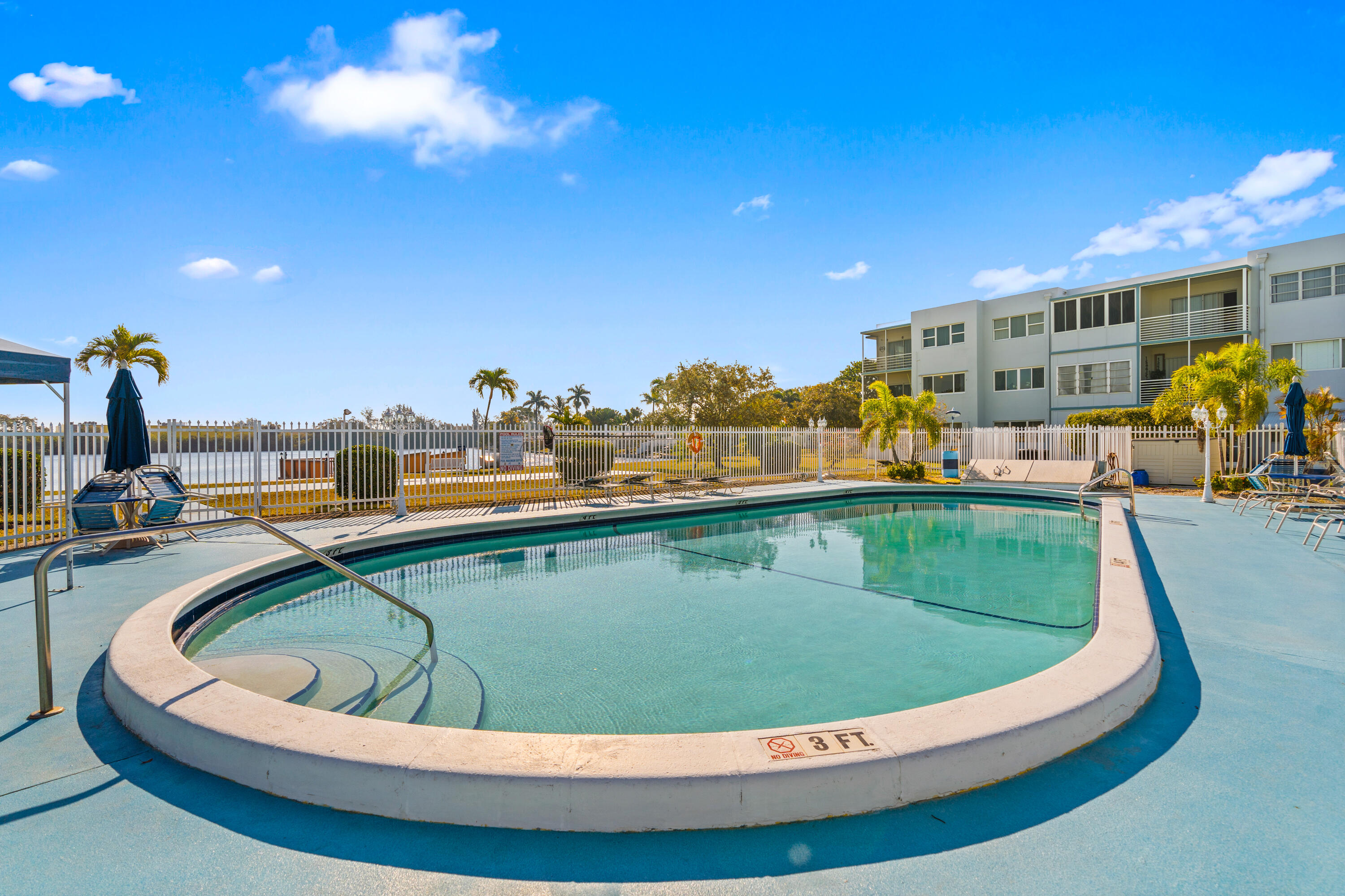 SHERIDAN LAKES CONDO APTS NO 7 - Residential