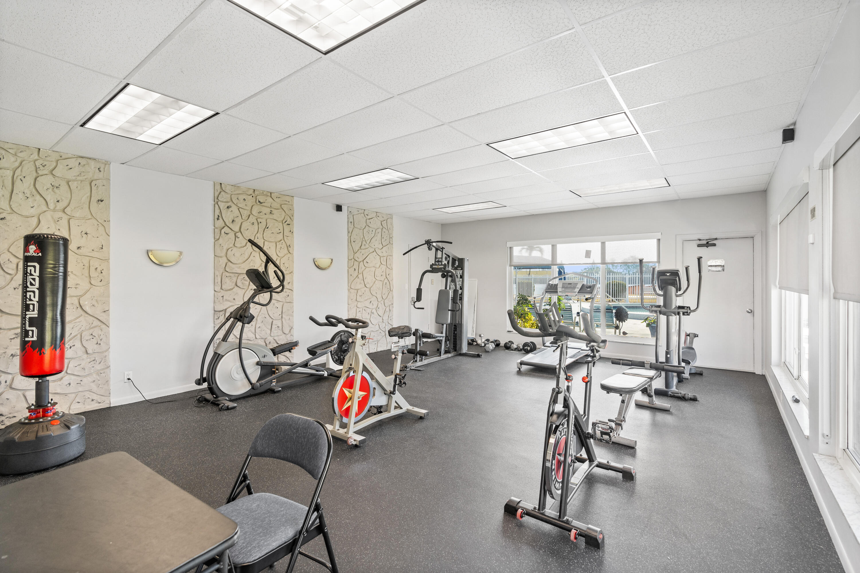 SHERIDAN LAKES CONDO APTS NO 7 - Residential