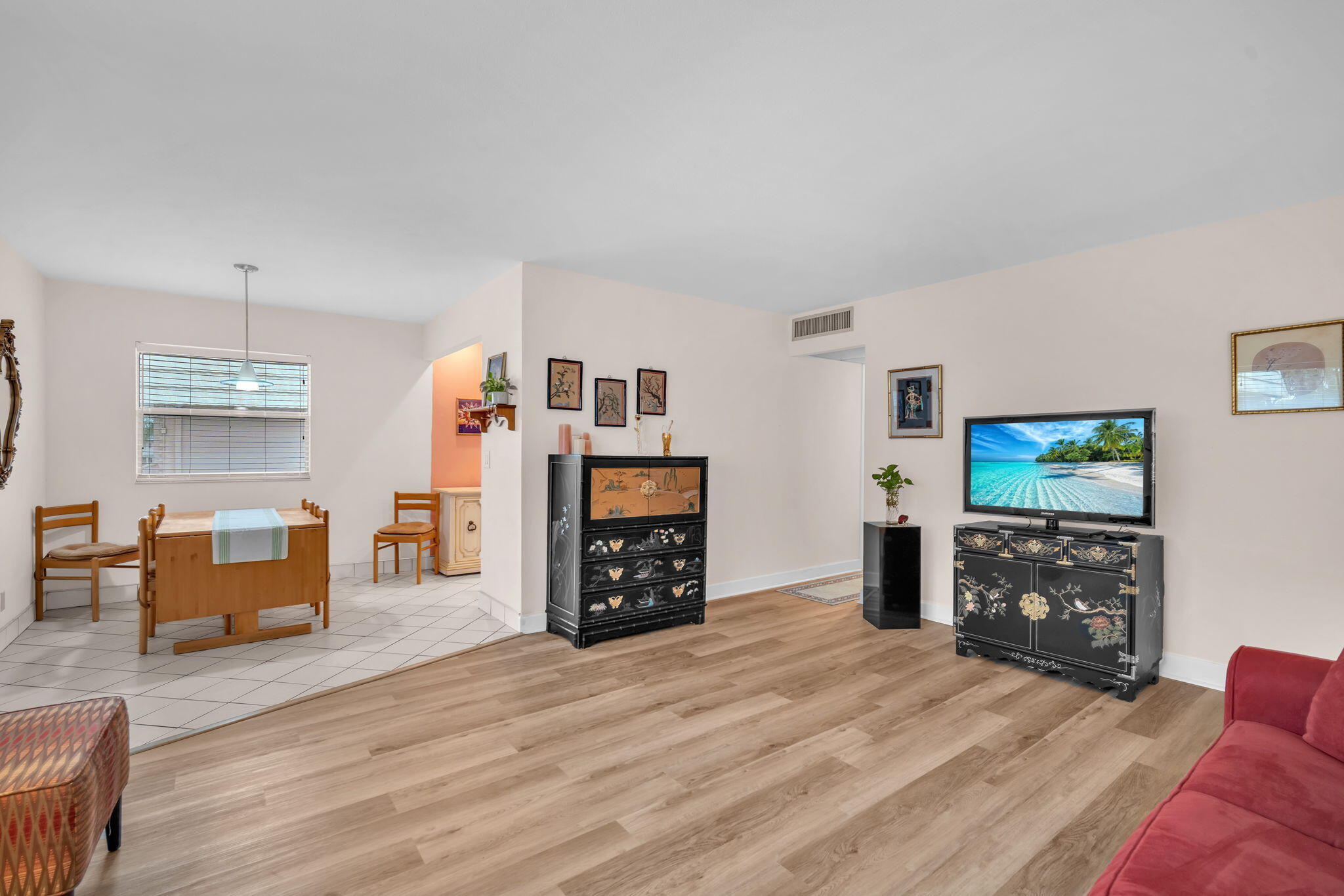 KINGS POINT SAXONY CONDOS - Residential