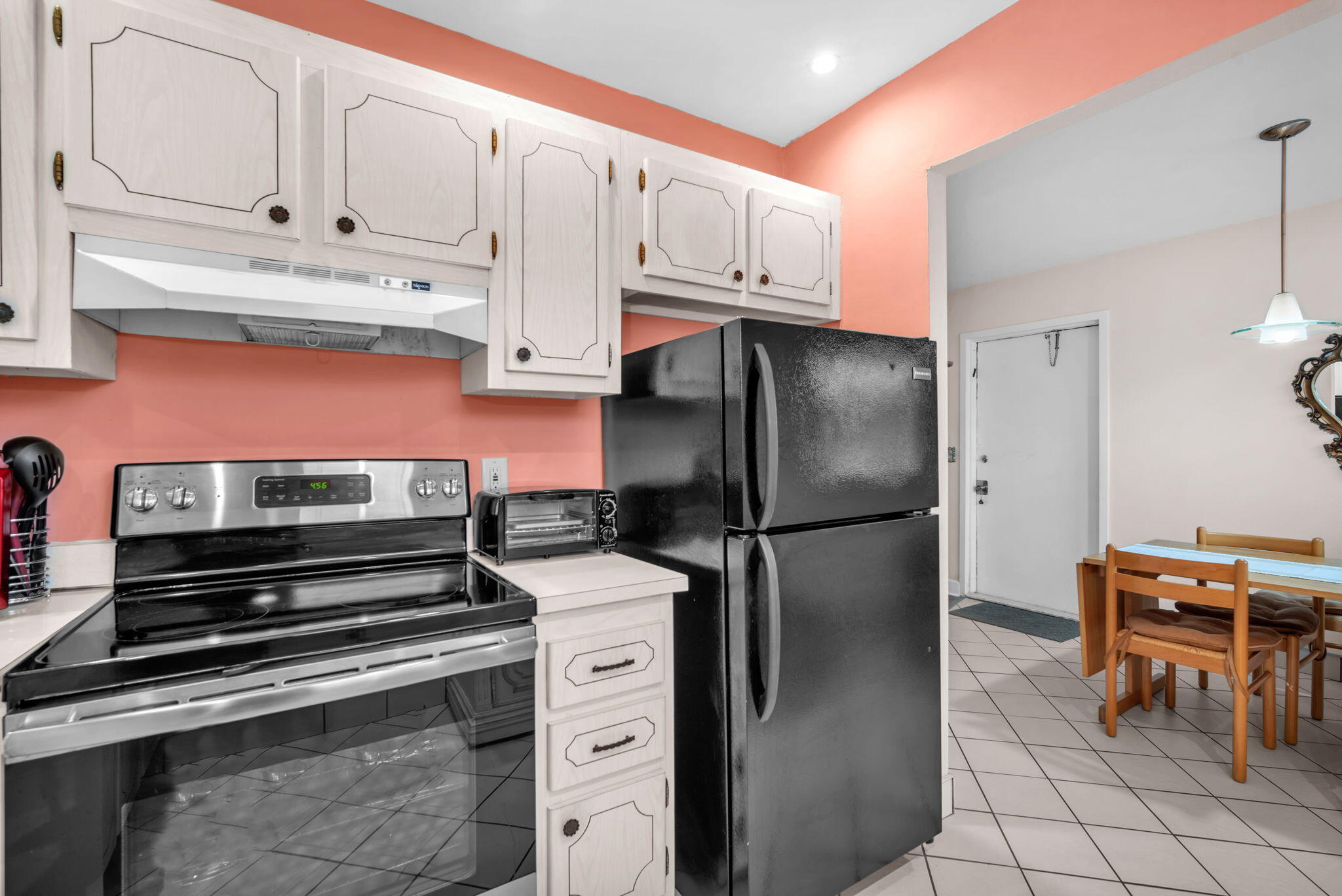 KINGS POINT SAXONY CONDOS - Residential