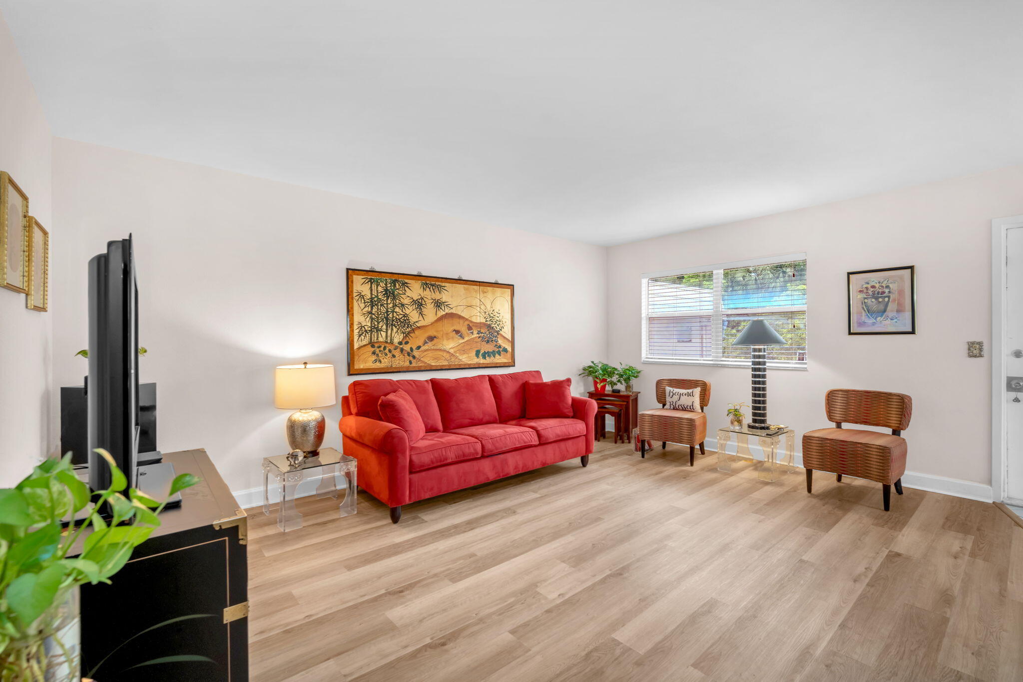 KINGS POINT SAXONY CONDOS - Residential