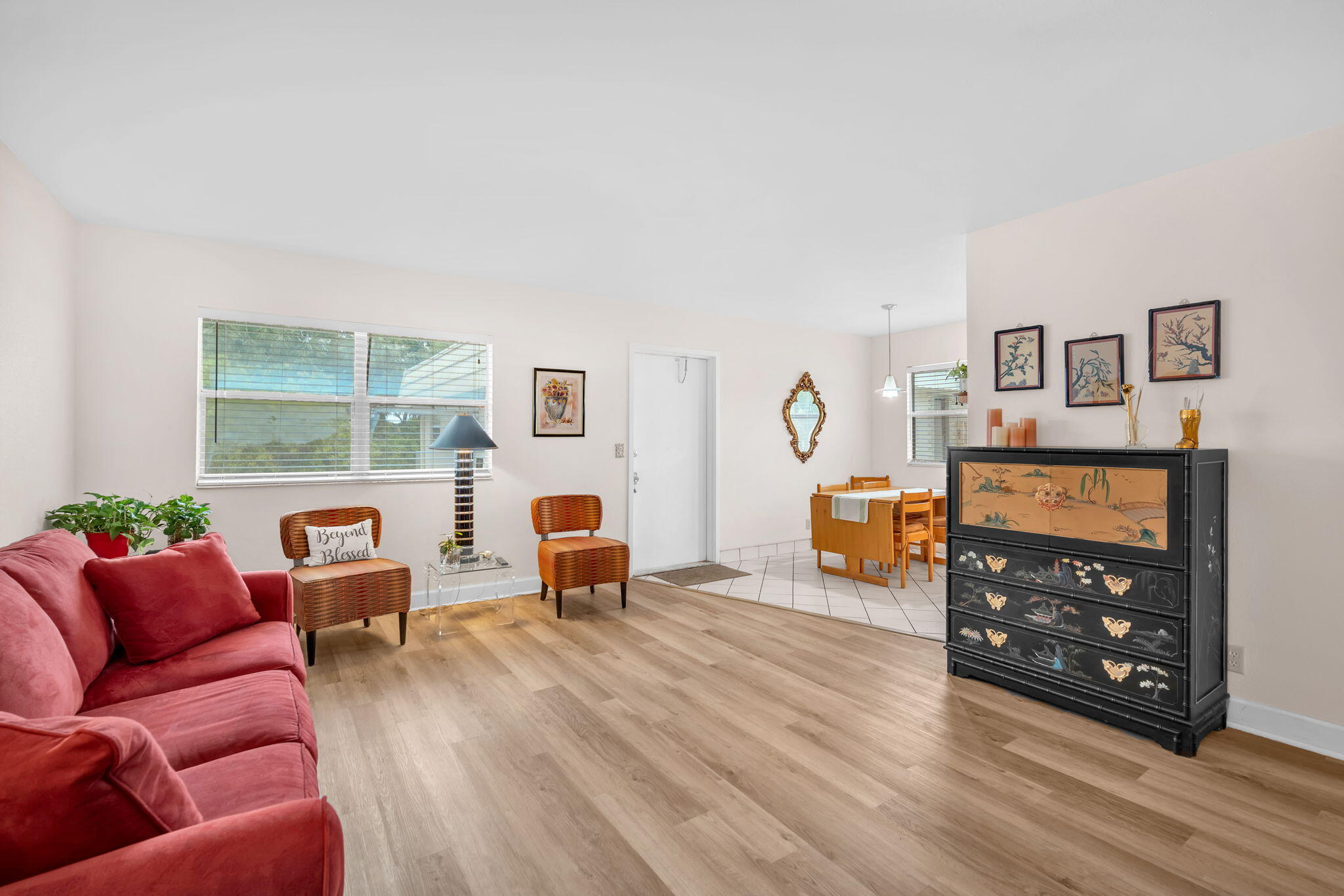 KINGS POINT SAXONY CONDOS - Residential