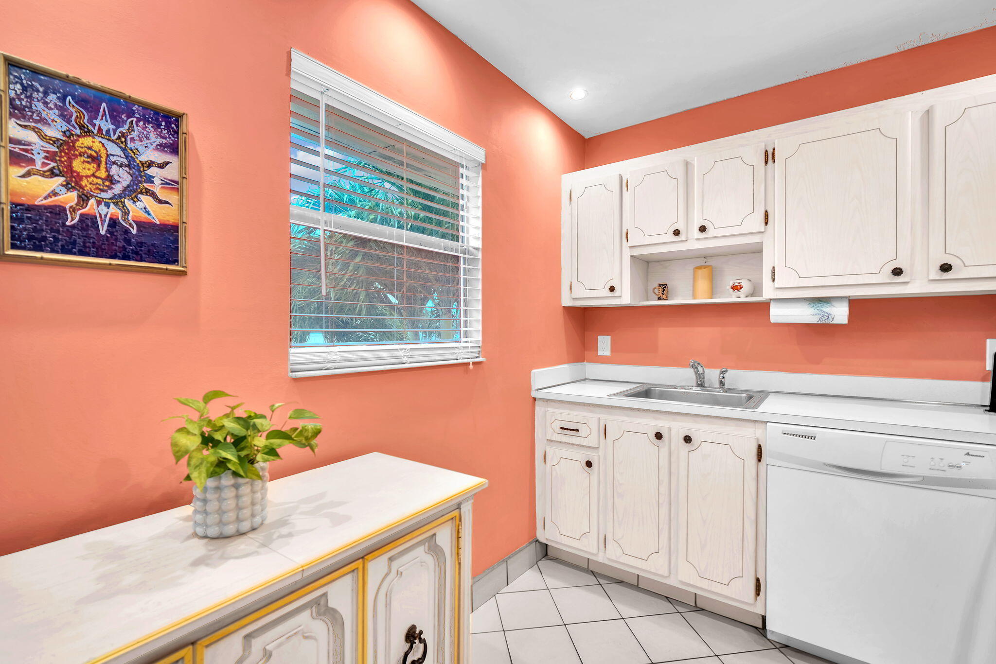 KINGS POINT SAXONY CONDOS - Residential