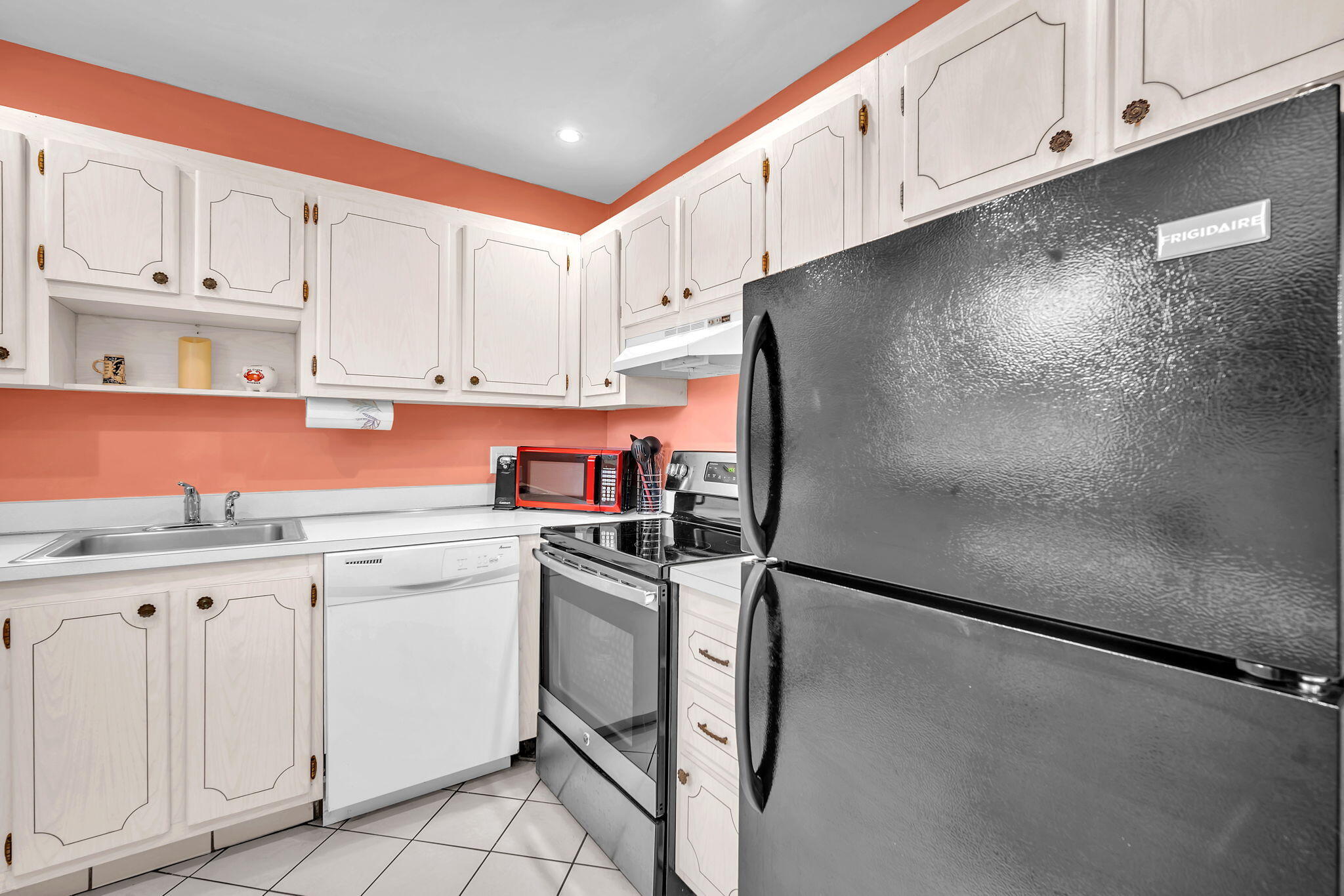 KINGS POINT SAXONY CONDOS - Residential