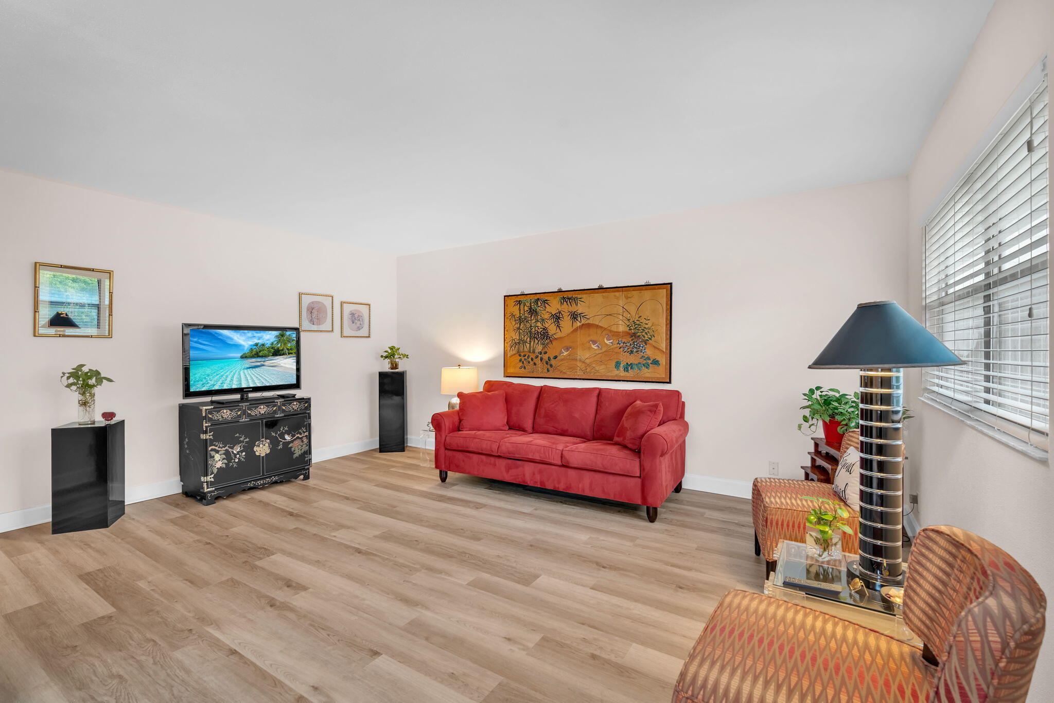 KINGS POINT SAXONY CONDOS - Residential