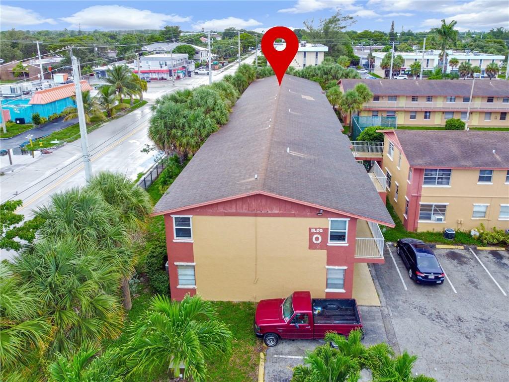 courts at Oakland park - Residential
