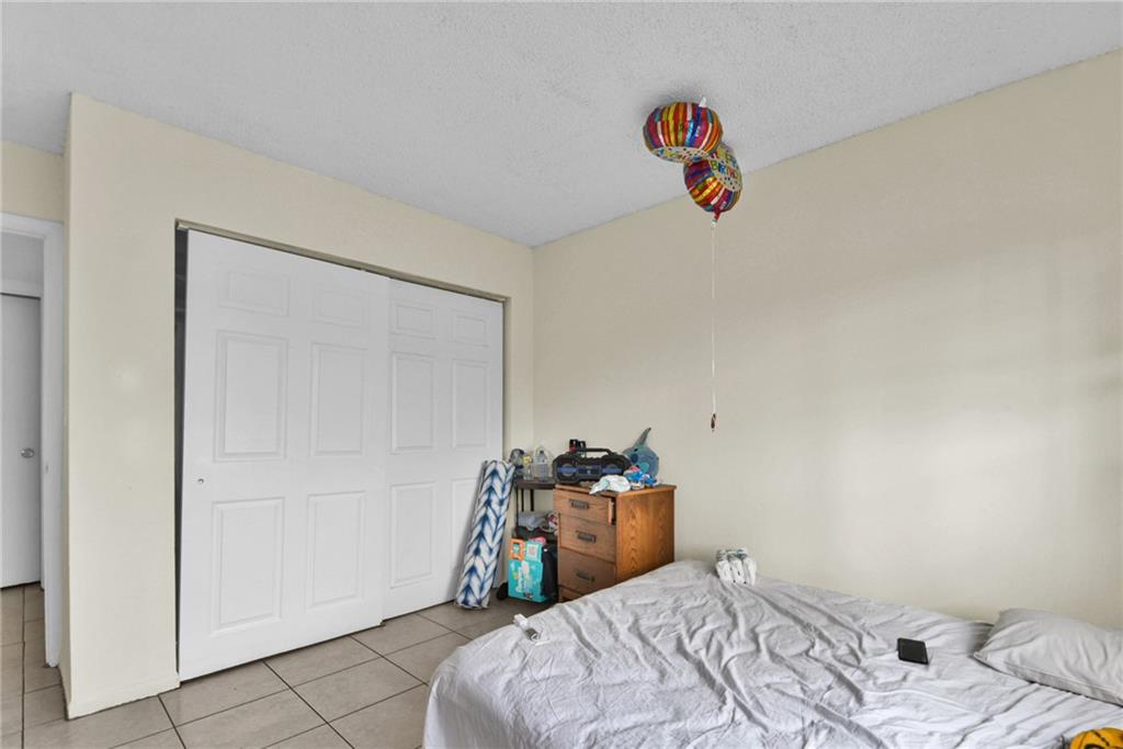 courts at Oakland park - Residential