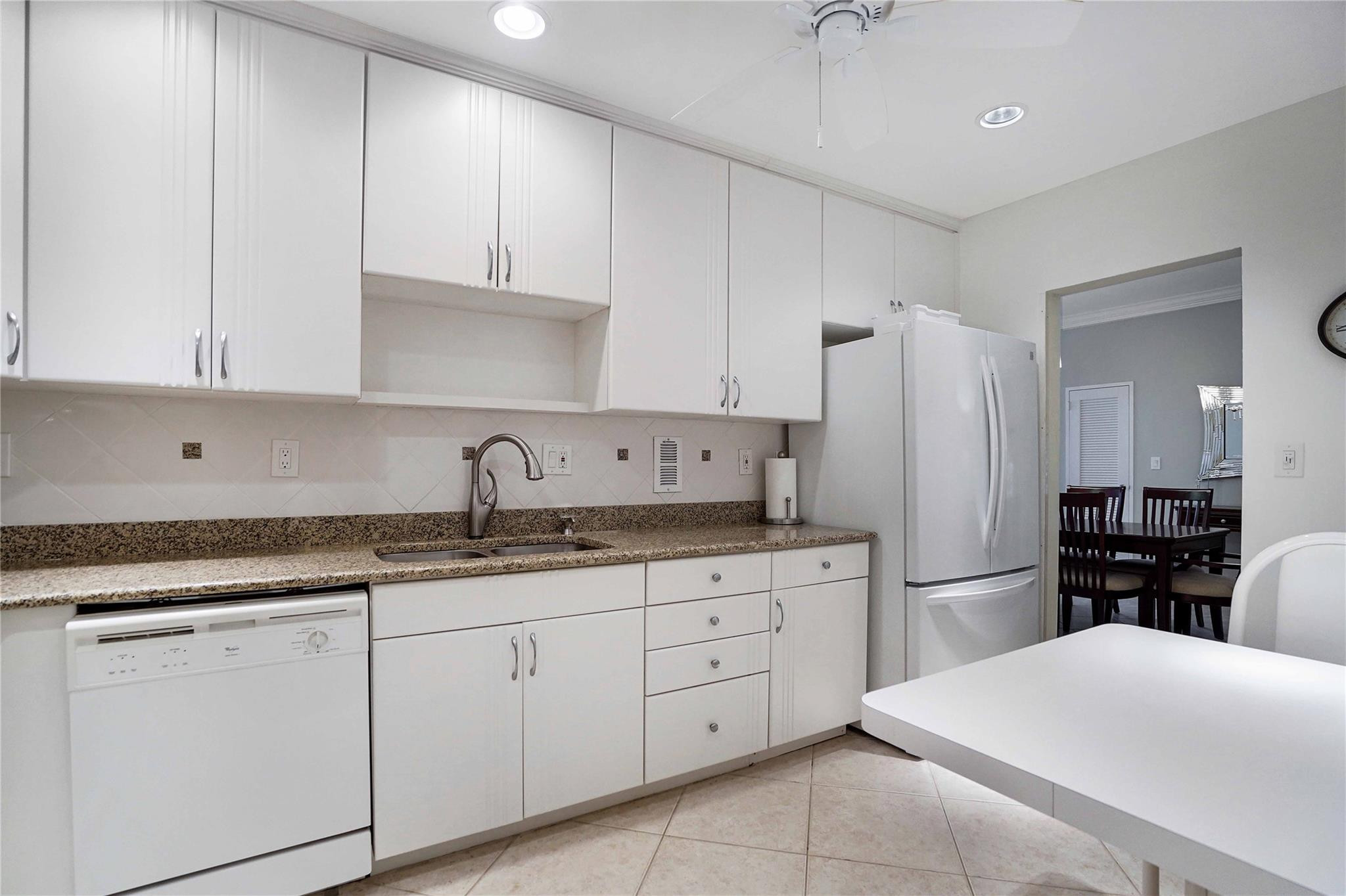 GALT TOWERS CONDO - Residential Lease