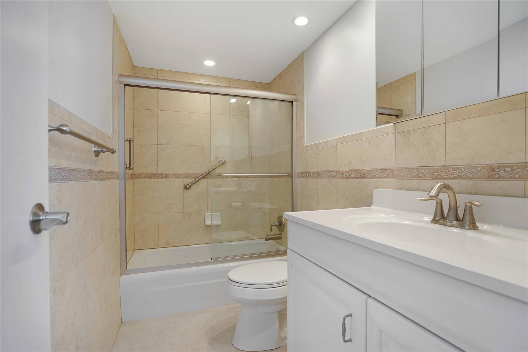 GALT TOWERS CONDO - Residential Lease