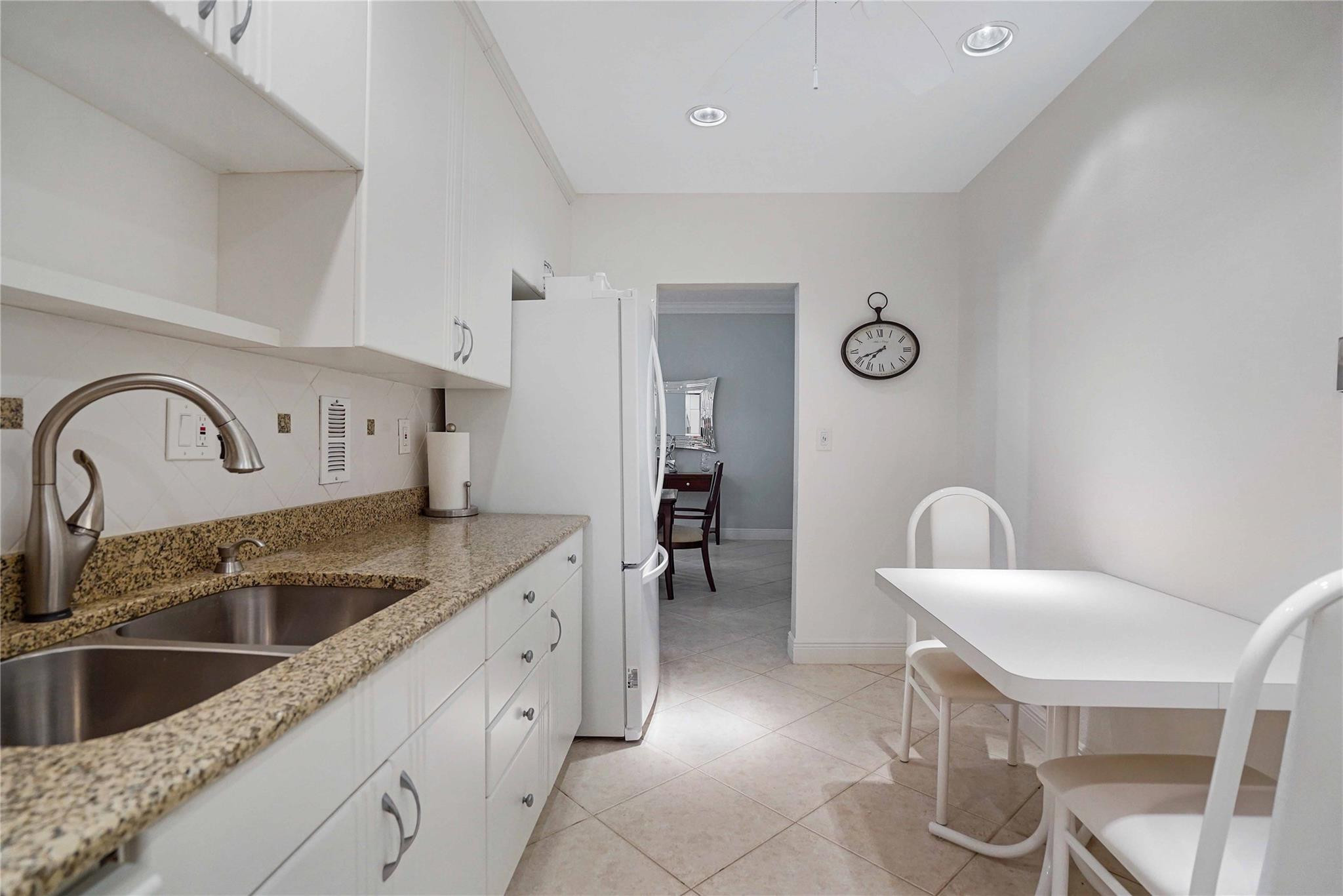 GALT TOWERS CONDO - Residential Lease